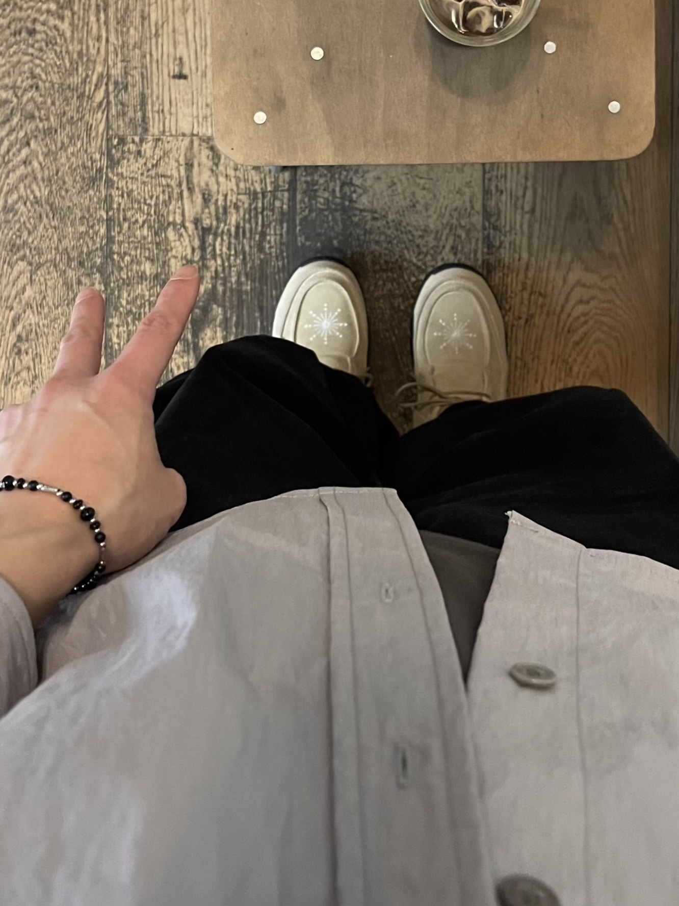 [KREAM 단독] Millo Archive X Negative Three Crescendo Desert Boots Beige 착용 스타일 - 3