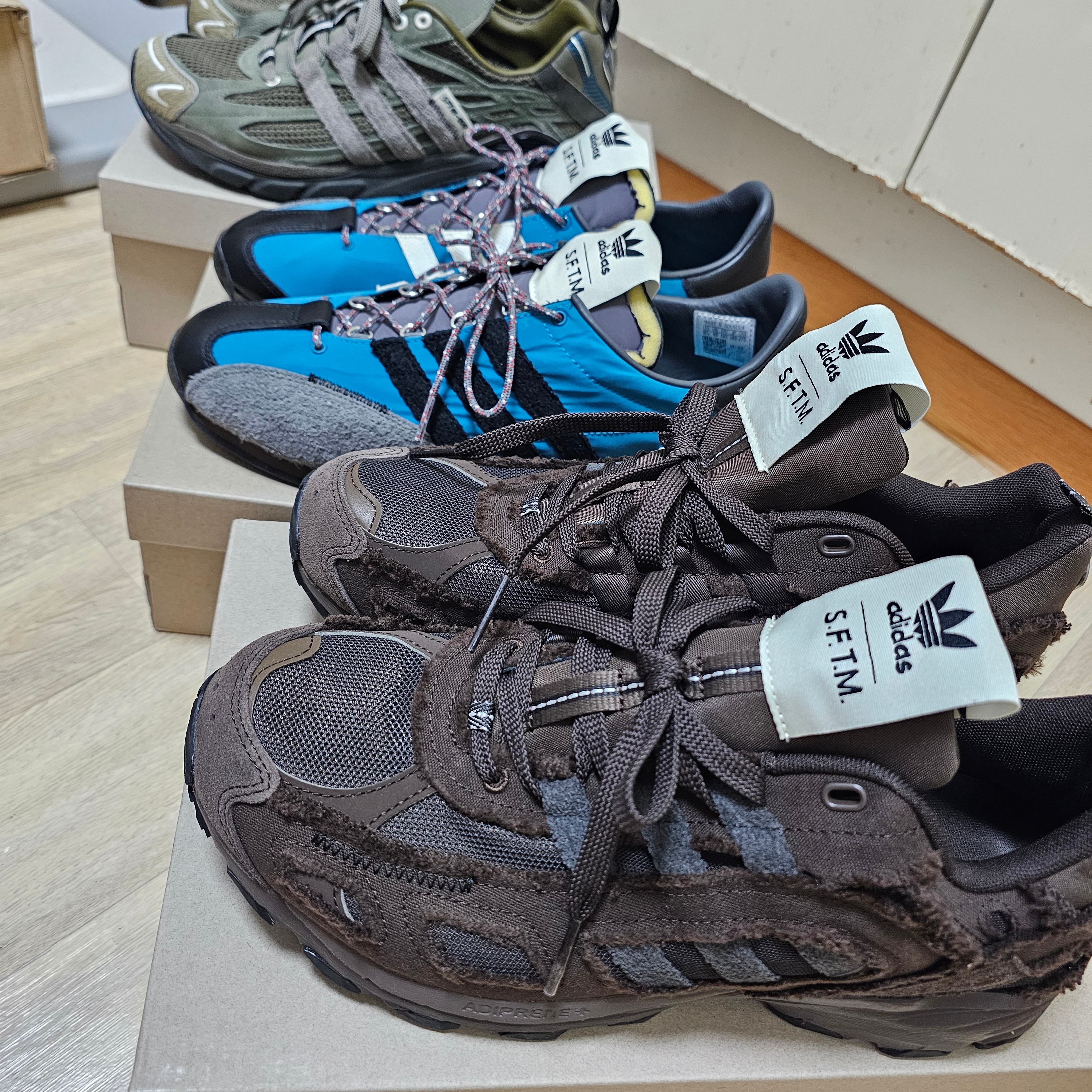 Adidas x Song for the Mute Shadowturf Dark Brown, Adidas x Song for the Mute Country OG Active Teal Core Black 착용 스타일 - 2