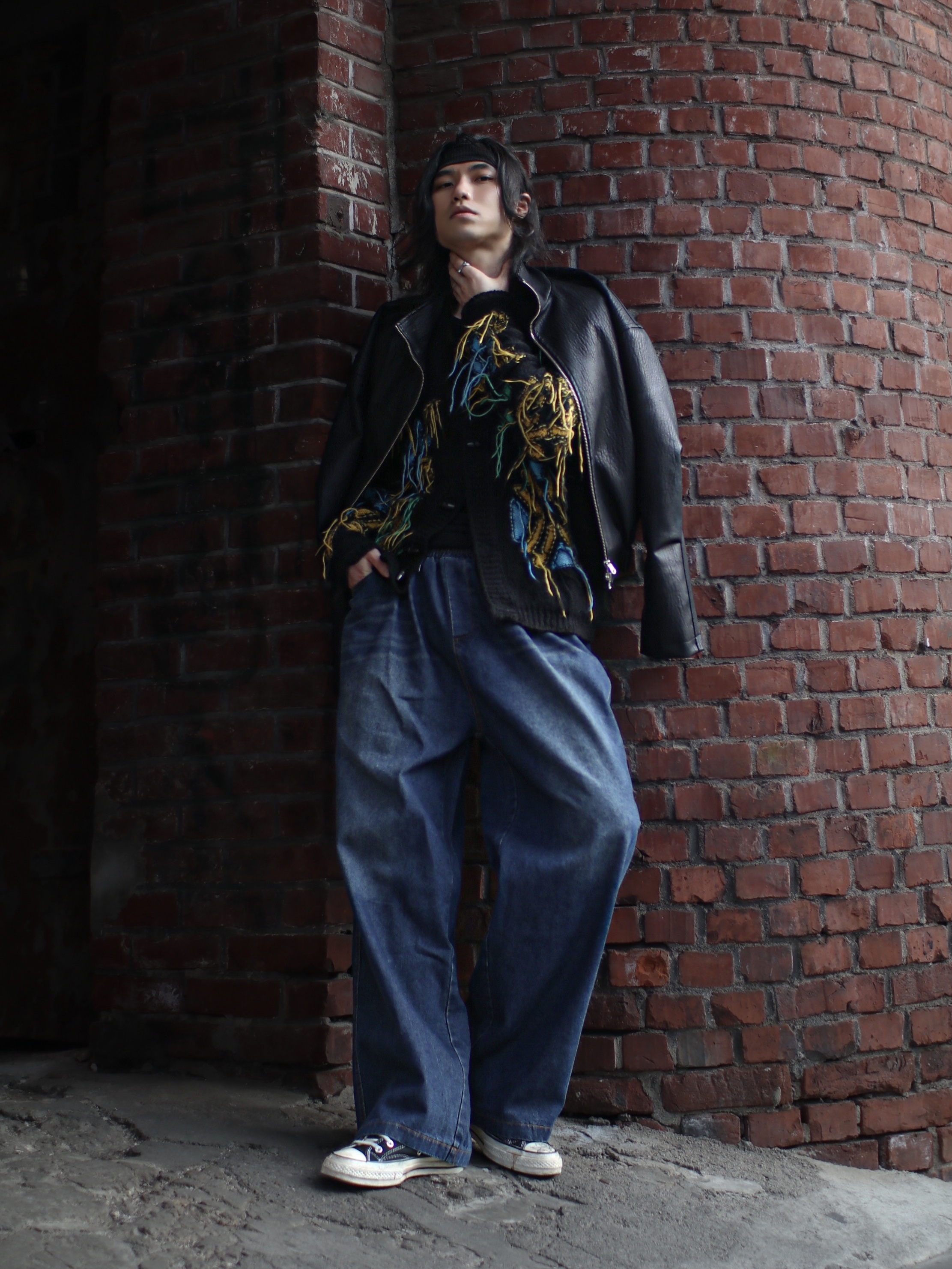 [KREAM 단독] ADSB Andersson Bell Macaron Intarsia Cardigan Black, Converse Chuck 70 Ox Black - Standard 착용 스타일 - 2