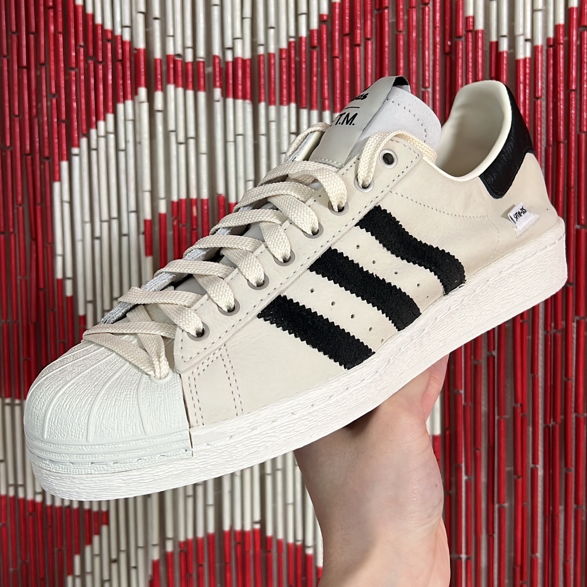 Adidas x Song for the Mute Superstar 82 Cream White Core Black 착용 스타일