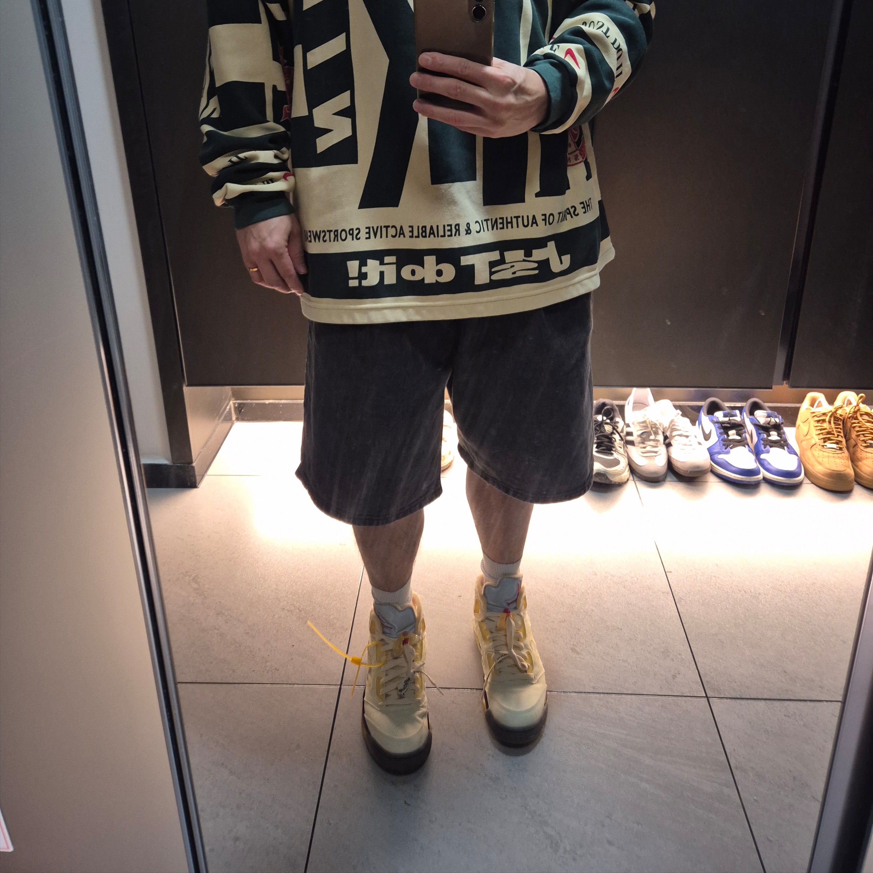 Nike x Cactus Plant Flea Market Long Sleeve Polo Natural - Asia, Jordan 5 x Off-White Retro SP Sail Fire Red 착용 스타일 - 4