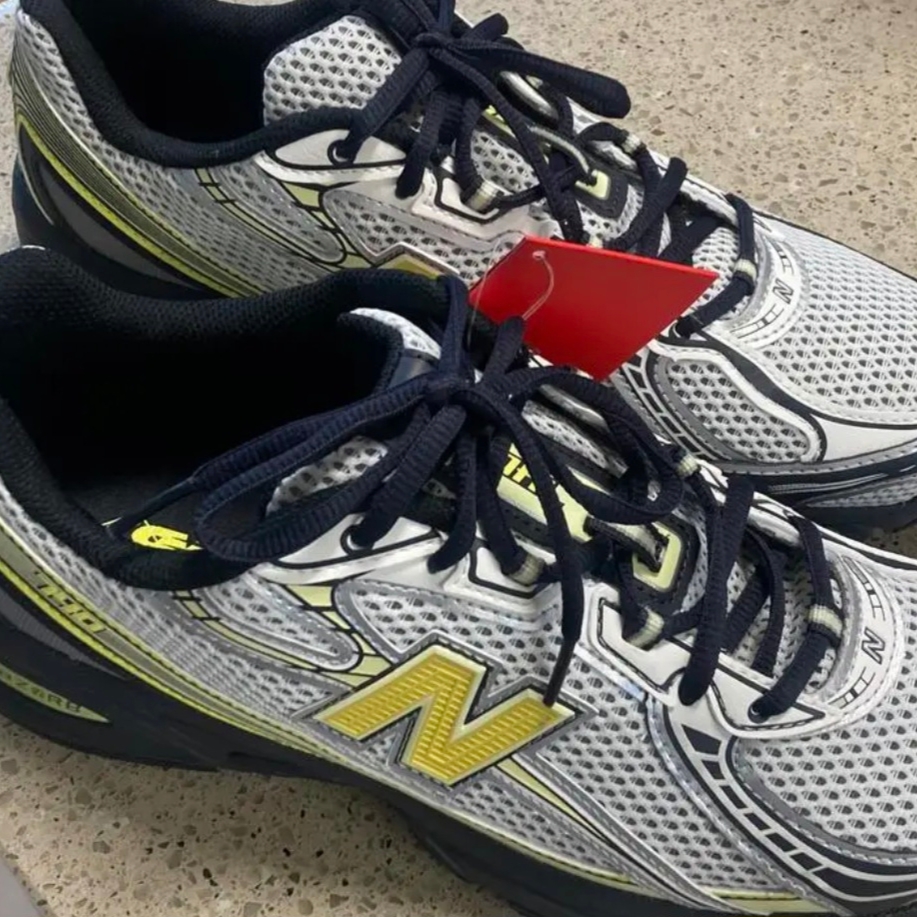 New Balance 740v2 Sea Salt Phantom 착용 스타일