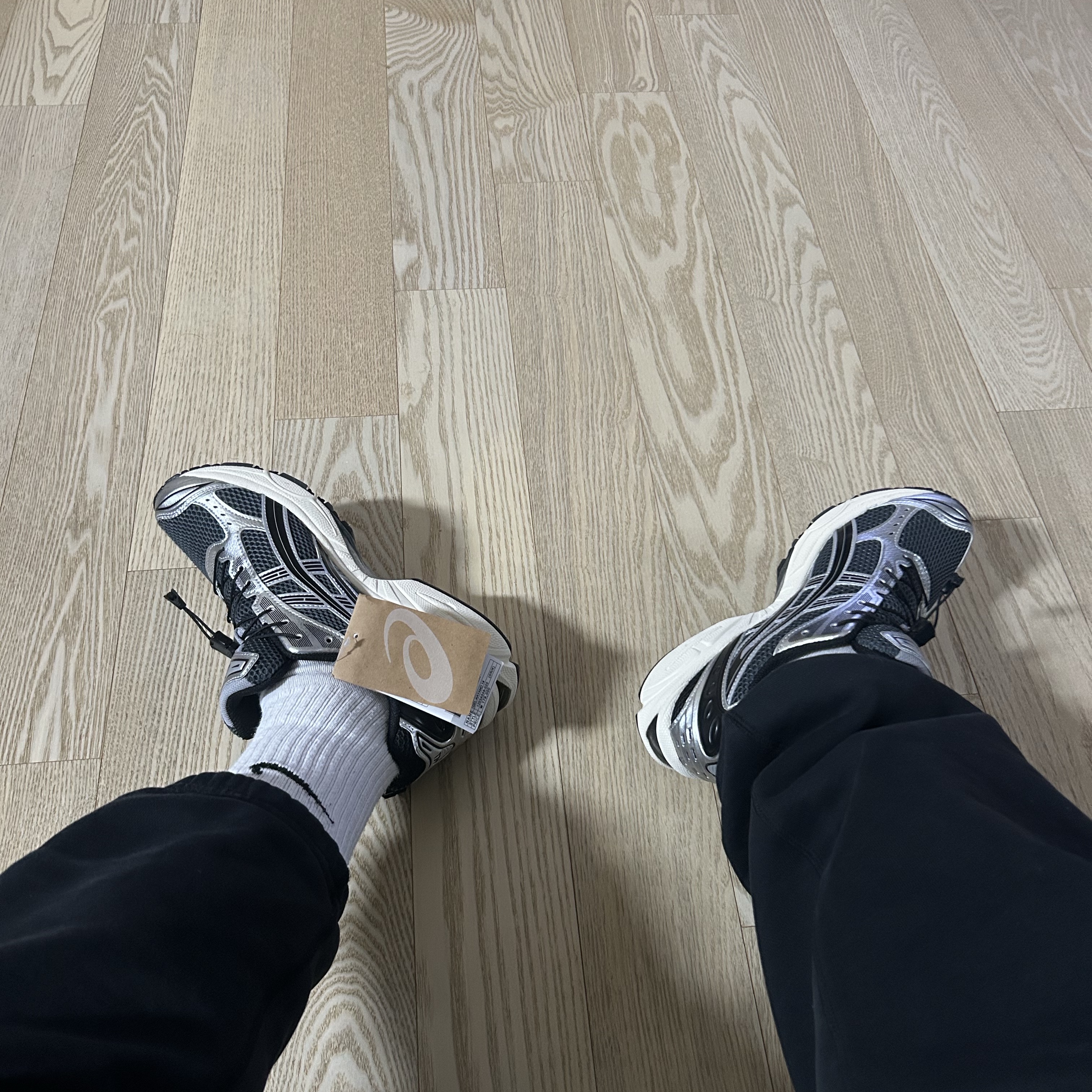 Asics Unlimited Gel-Kayano 14 Carrier Grey Black 착용 스타일