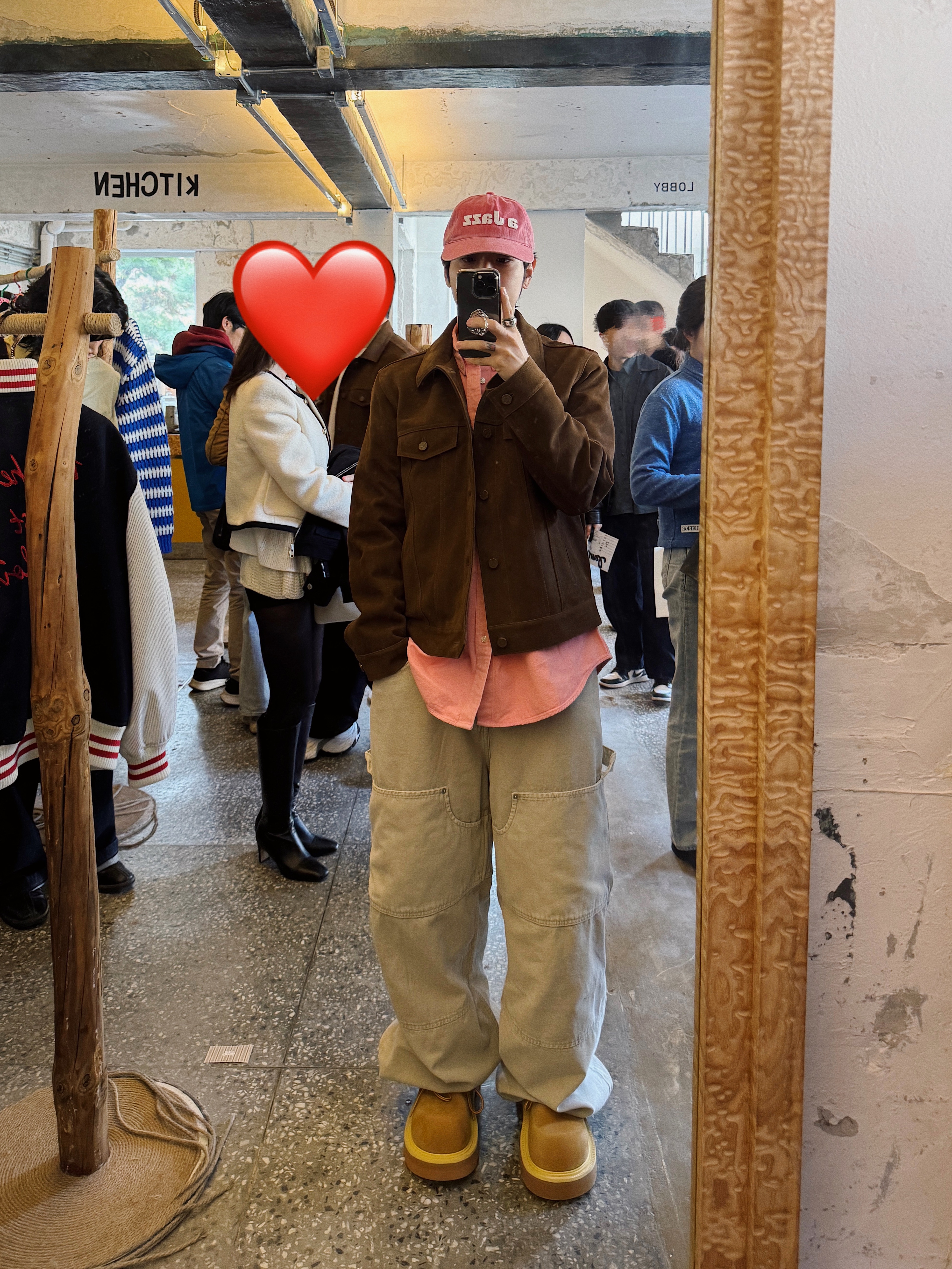 STU Goat Suede Trucker Jacket Brown, Nonnod Double pocket twill pants Beige 착용 스타일 - 1
