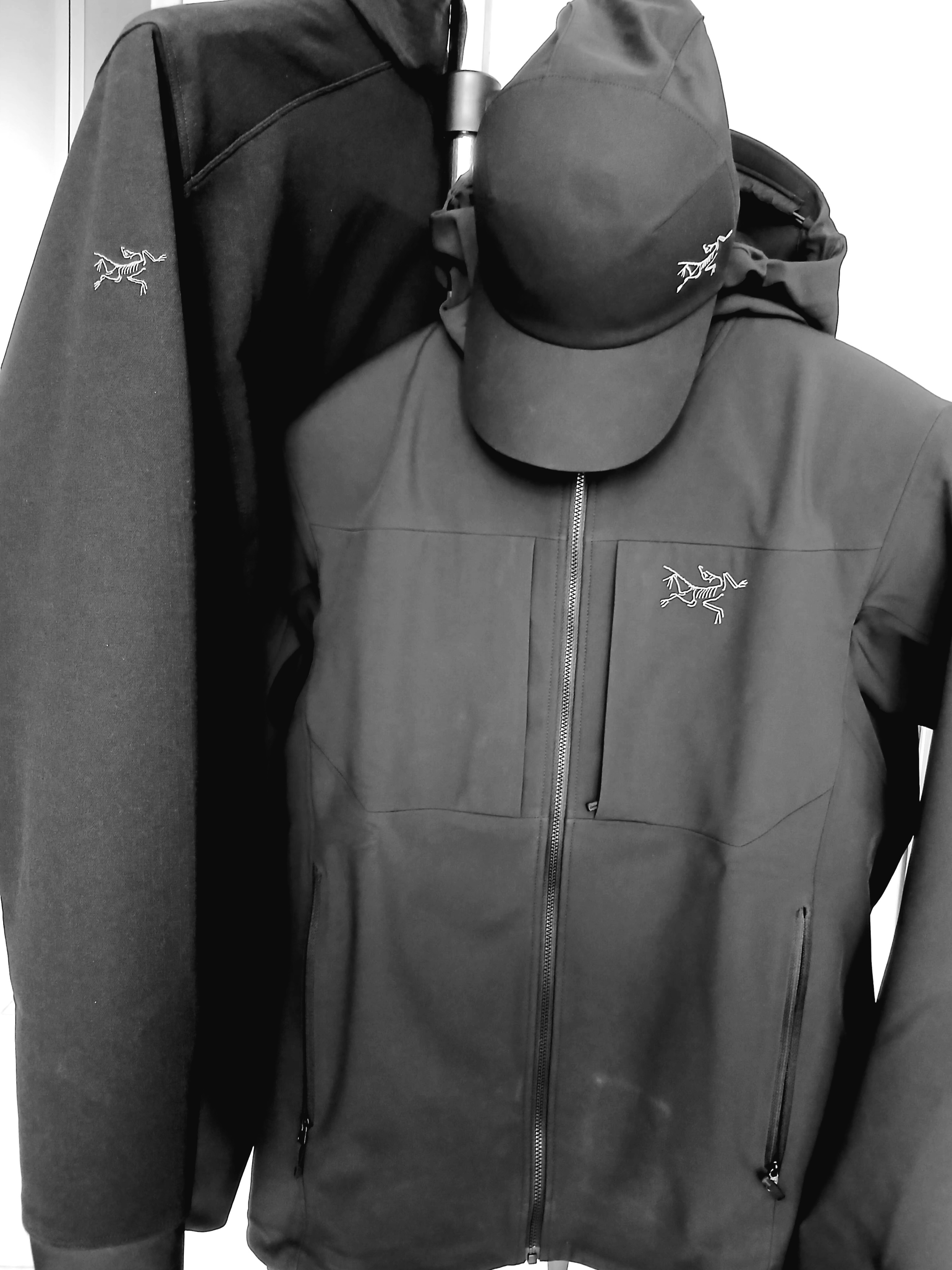 Arc'teryx Calvus Cap Black, Arc'teryx Gamma MX Hoody Black 착용 스타일 - 4