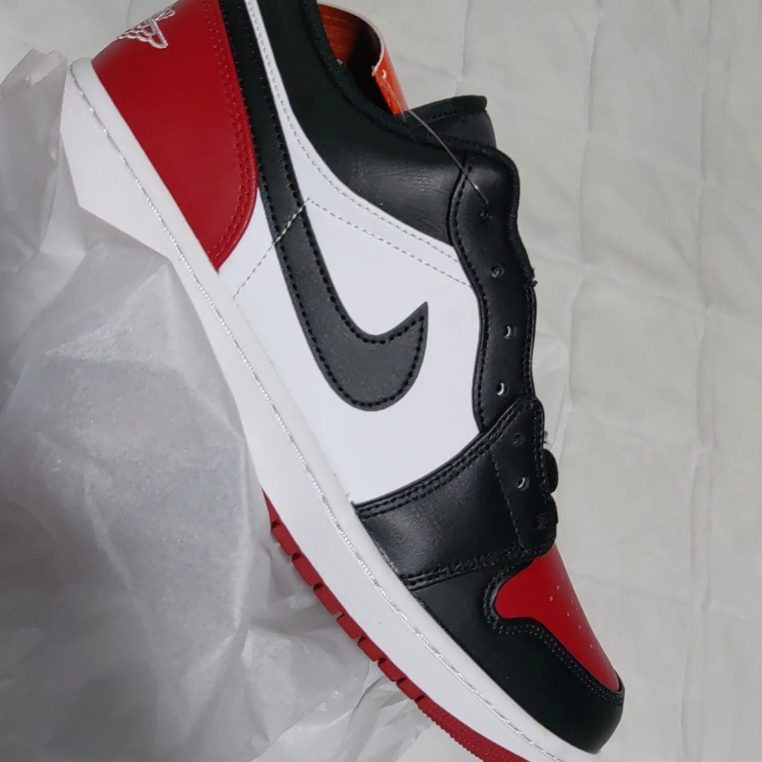Jordan 1 Low White Varsity Red 착용 스타일