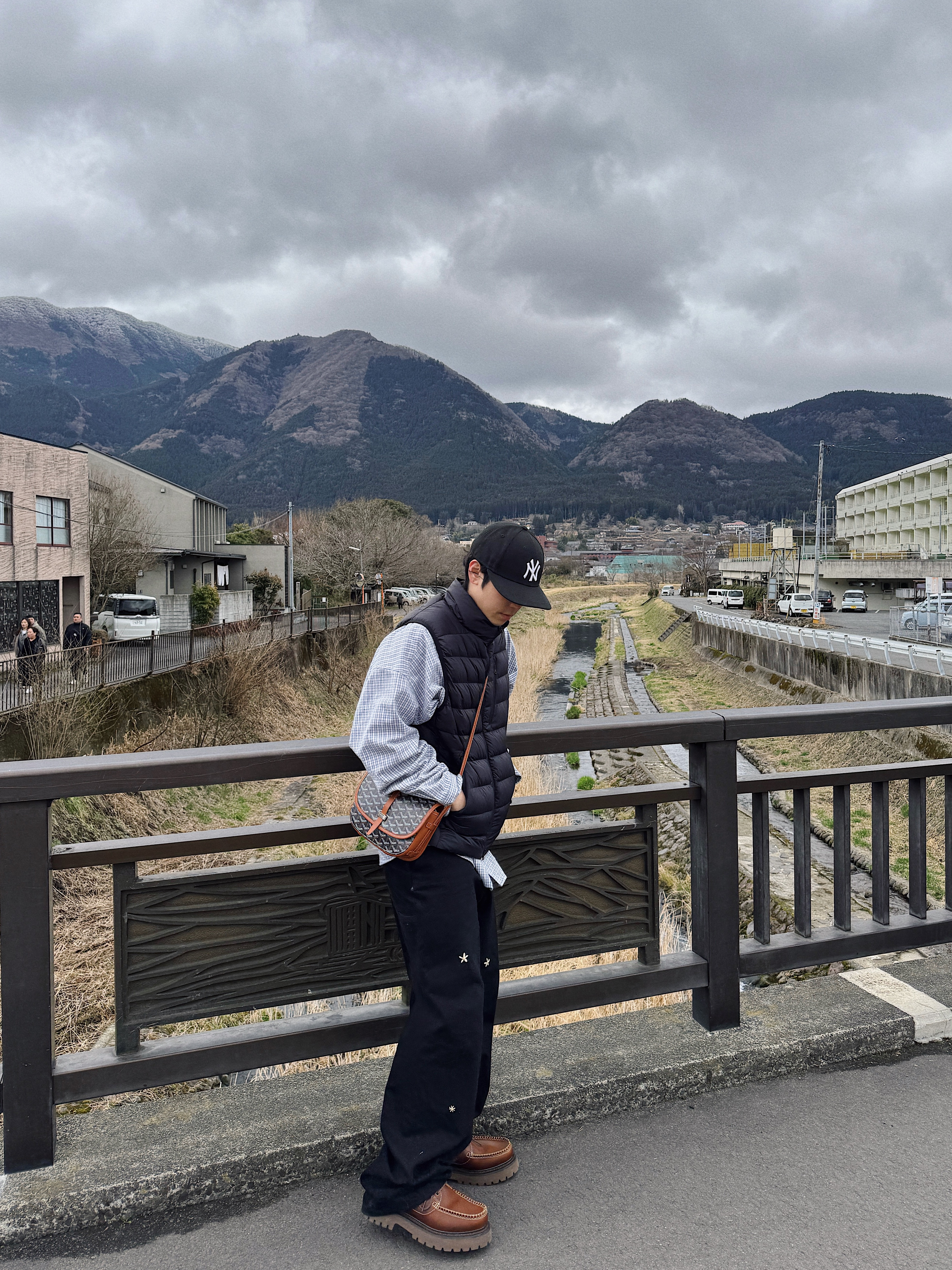 Nonnod Flexible String Check Shirt Sky Blue, Nonnod Flexible string tucked stripe shirt Sky blue 착용 스타일 - 3