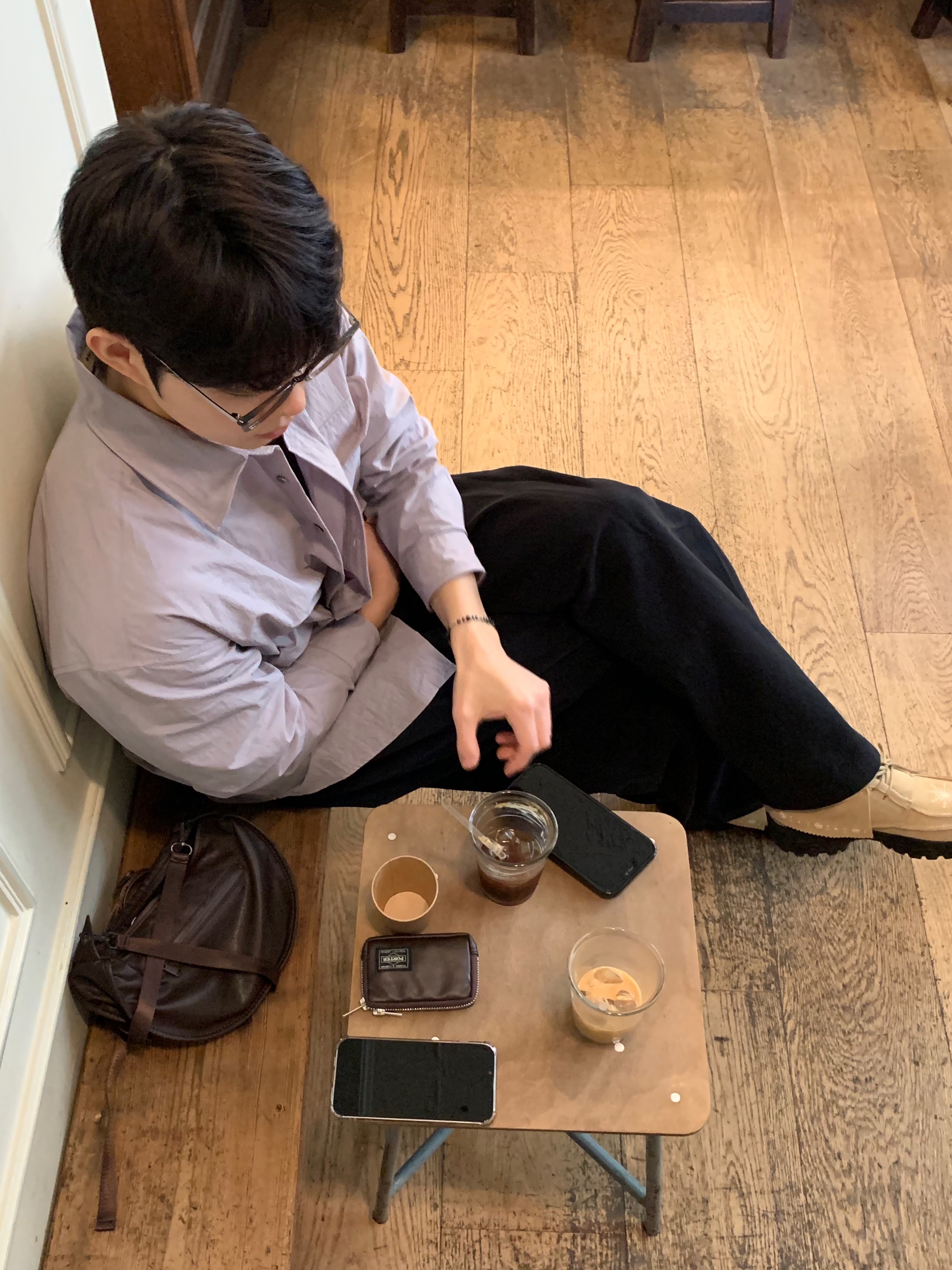 [KREAM 단독] Millo Archive X Negative Three Crescendo Desert Boots Beige 착용 스타일 - 2