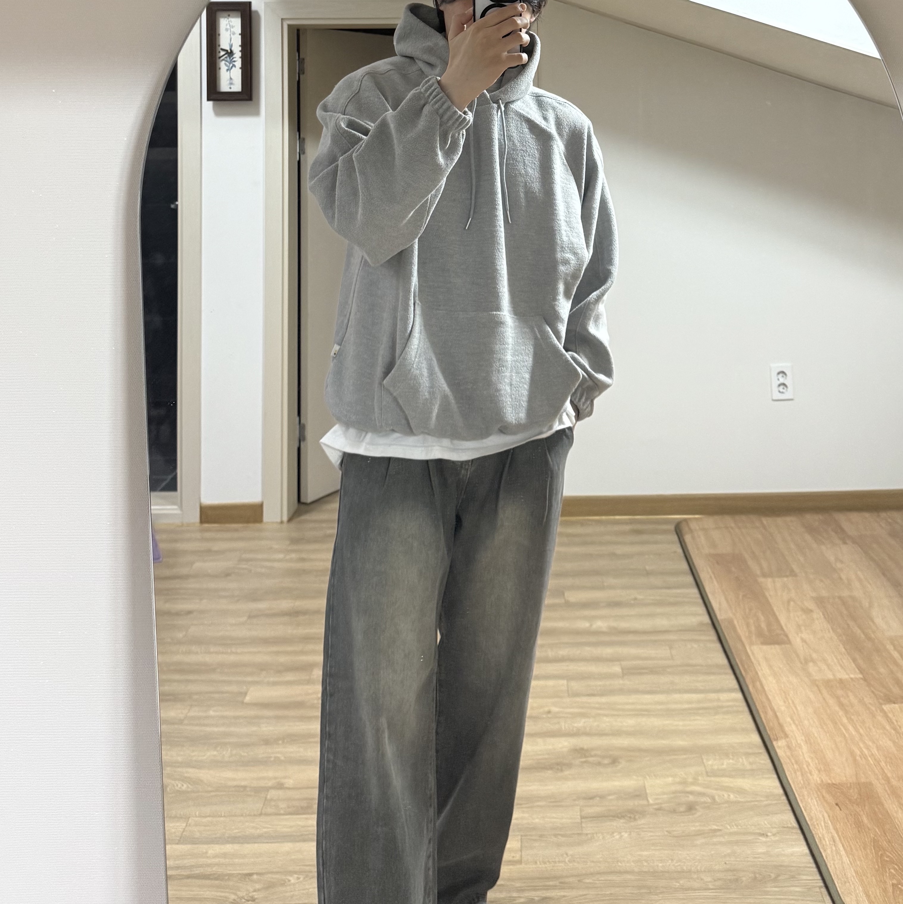 IAB Studio Herringbone Hoodie Gray White, Stussy Undershirt White (3 Pack) 착용 스타일 - 2