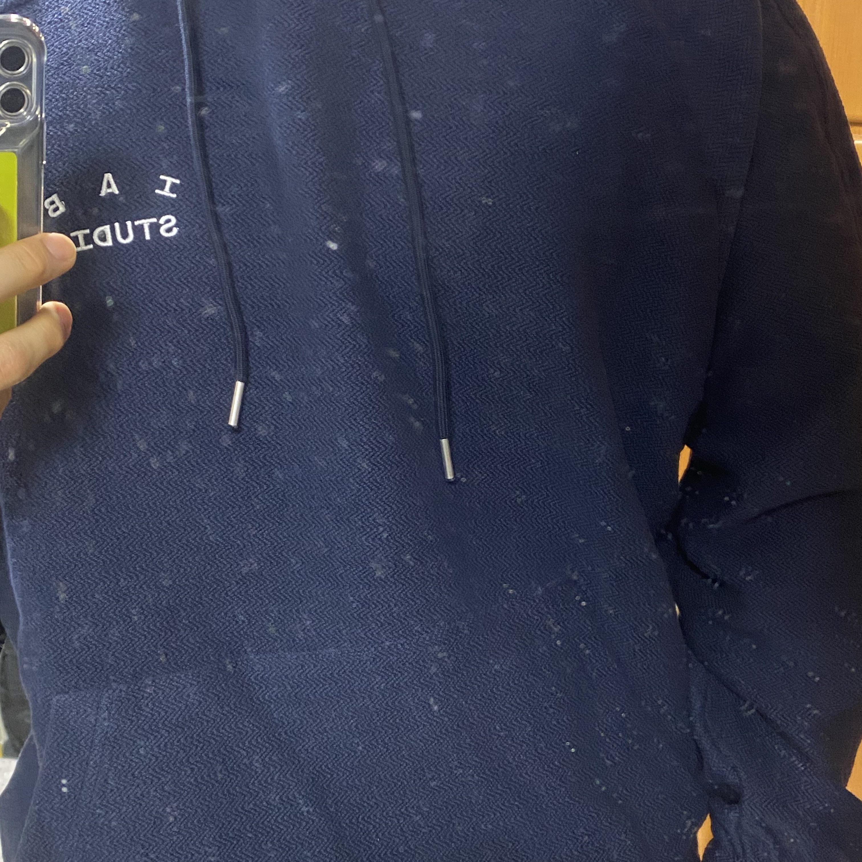 IAB Studio Herringbone Hoodie Navy White 착용 스타일 - 1