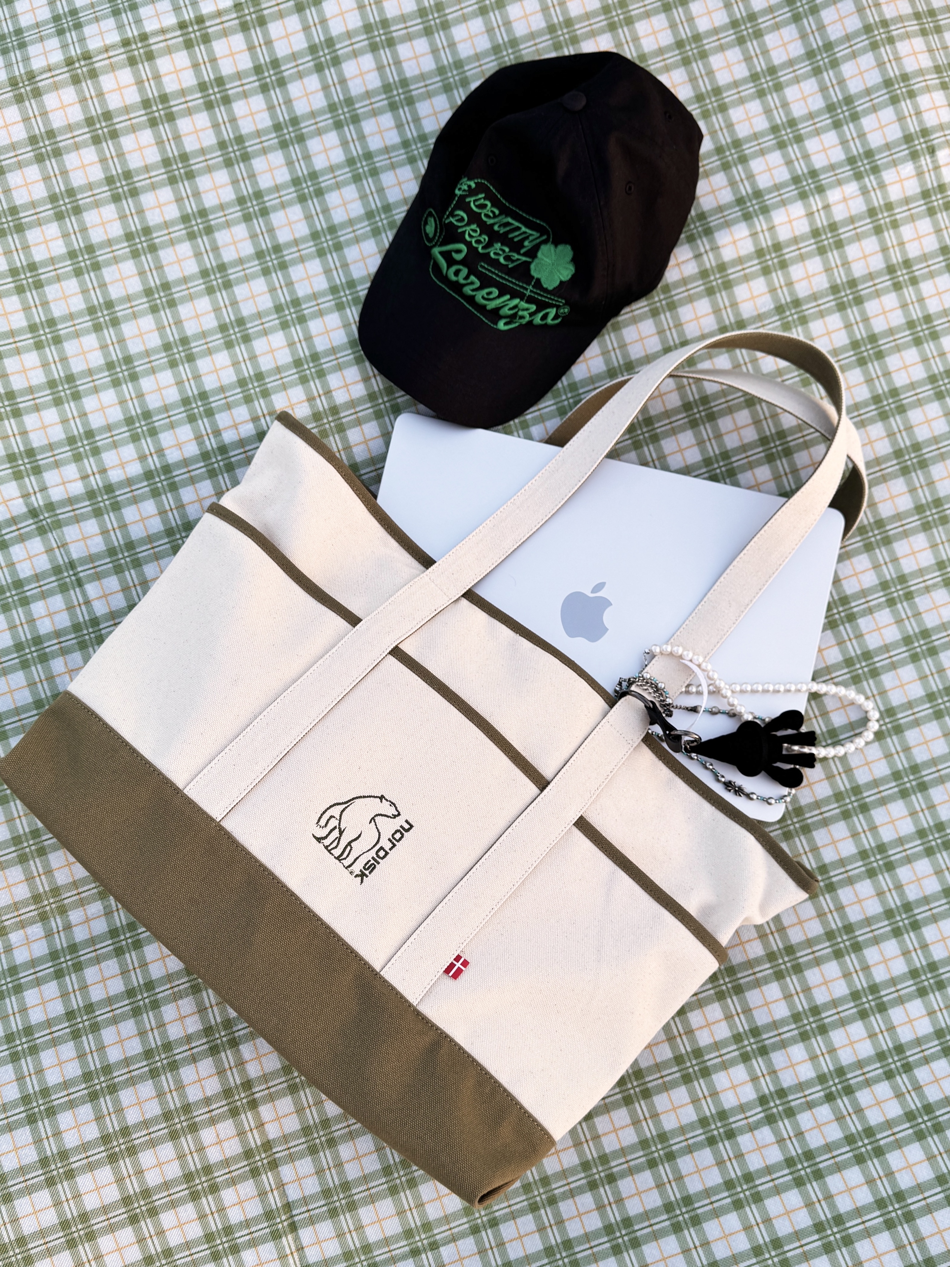 Apple 2024 MacBook Air 15 M3 256GB SSD / 8GB RAM Silver (Korean Ver.), Nonnod Double Pocket Cargo Pants Vintage Khaki 착용 스타일 - 3