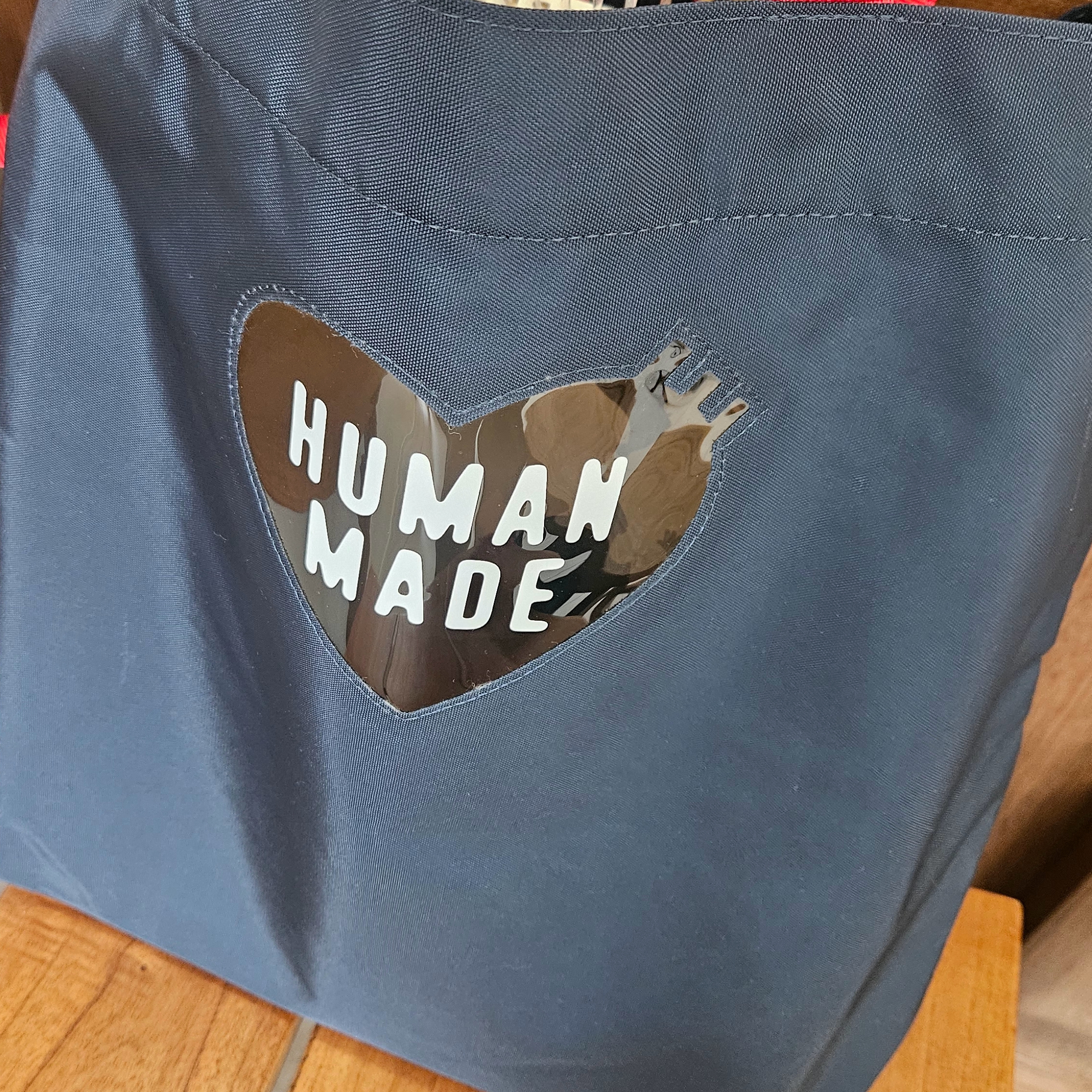 Human Made Shoulder Tote Bag Navy 착용 스타일 - 2
