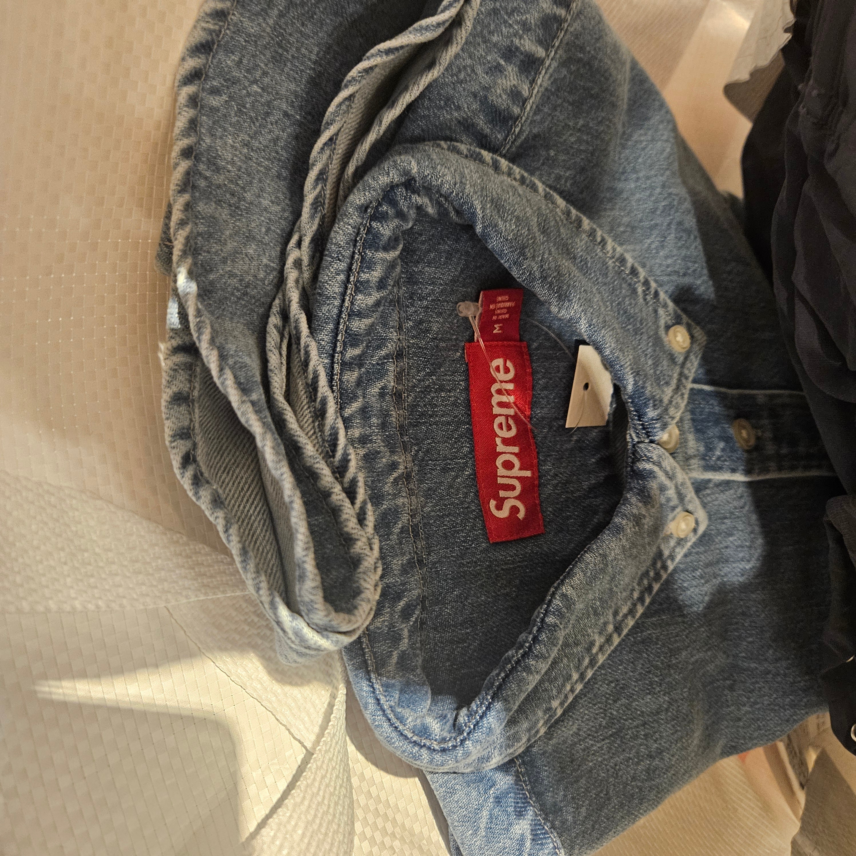 Supreme Small Box Denim Shirt Washed Indigo - 25SS 착용 스타일 - 2