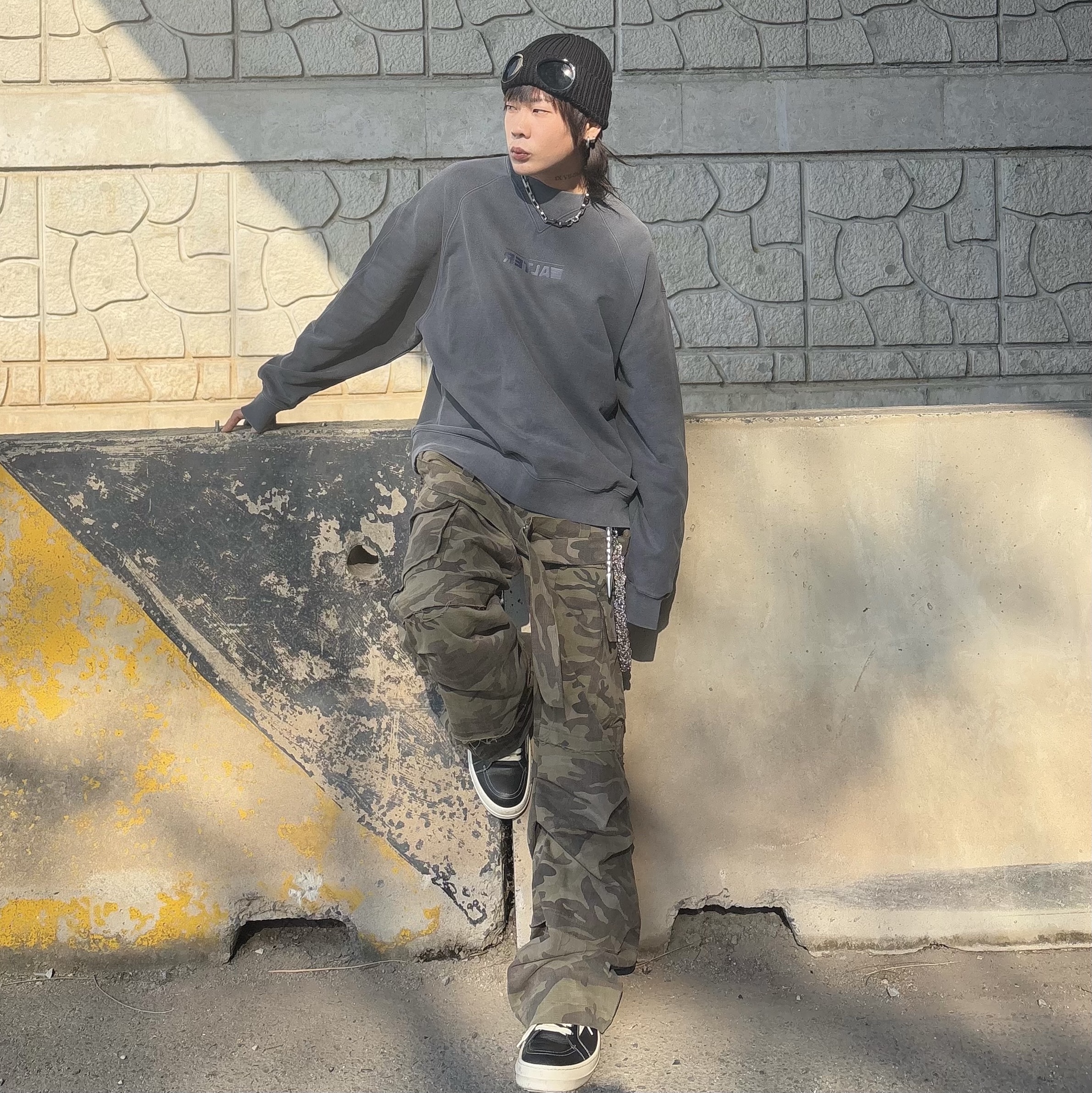 Rick Owens Lido Vintage Sneakers Black Milk, C.P. Company Cotton Goggle Beanie Black - 21SS 착용 스타일