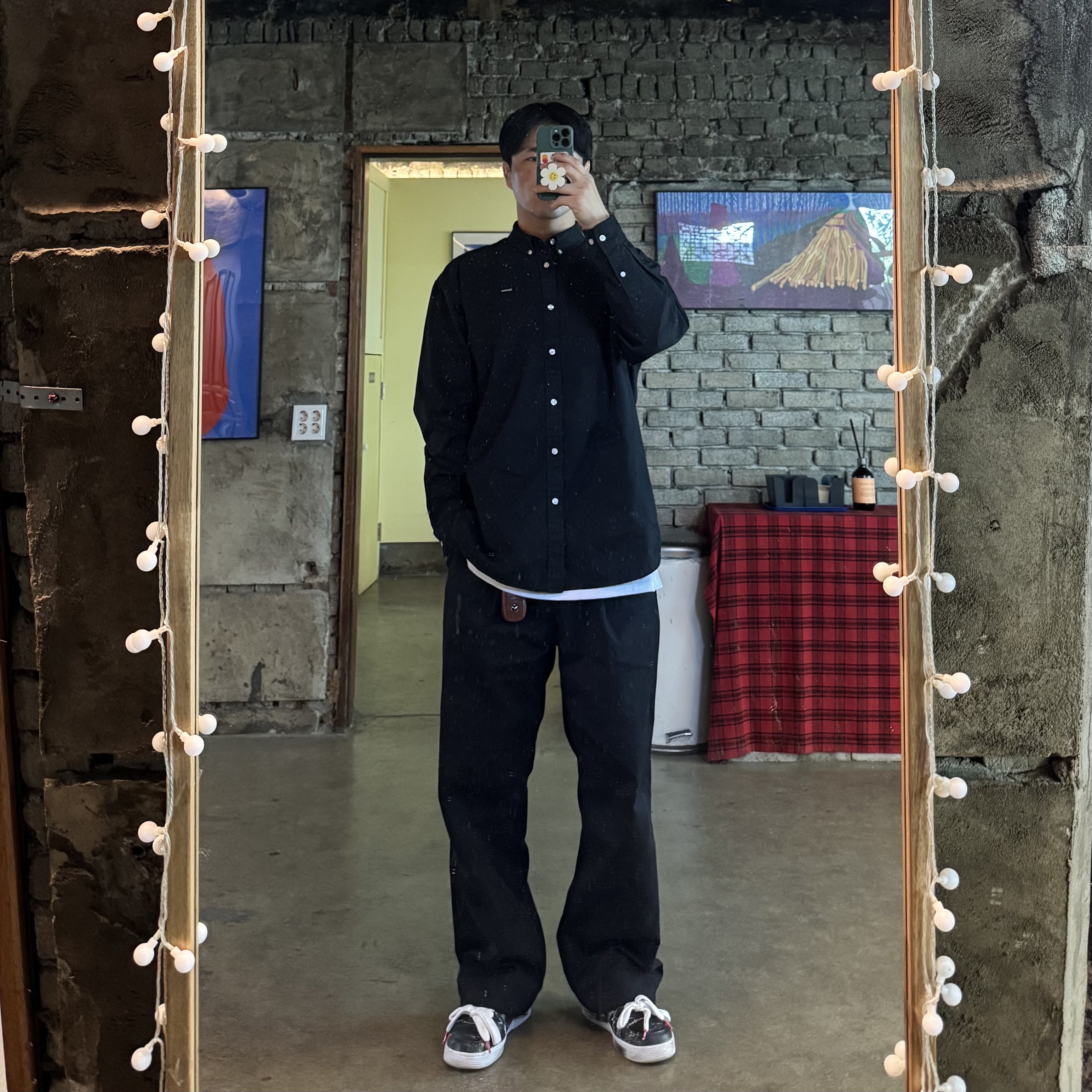 Supreme Small Box Shirt Black - 24FW, Nike x Peaceminusone Air Force 1 Low Para-Noise 3.0 Black and Multicolor 착용 스타일