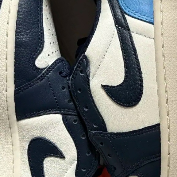 Jordan 1 Low Obsidian 착용 스타일