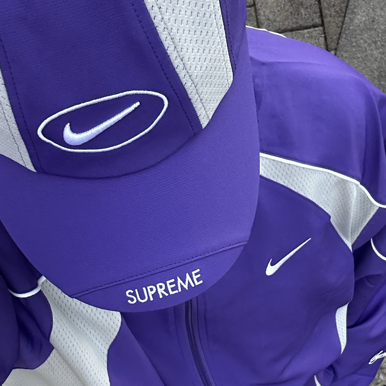 Supreme x Nike Track Jacket Purple - 25SS, Supreme x Nike Running Hat Purple - 25SS 착용 스타일