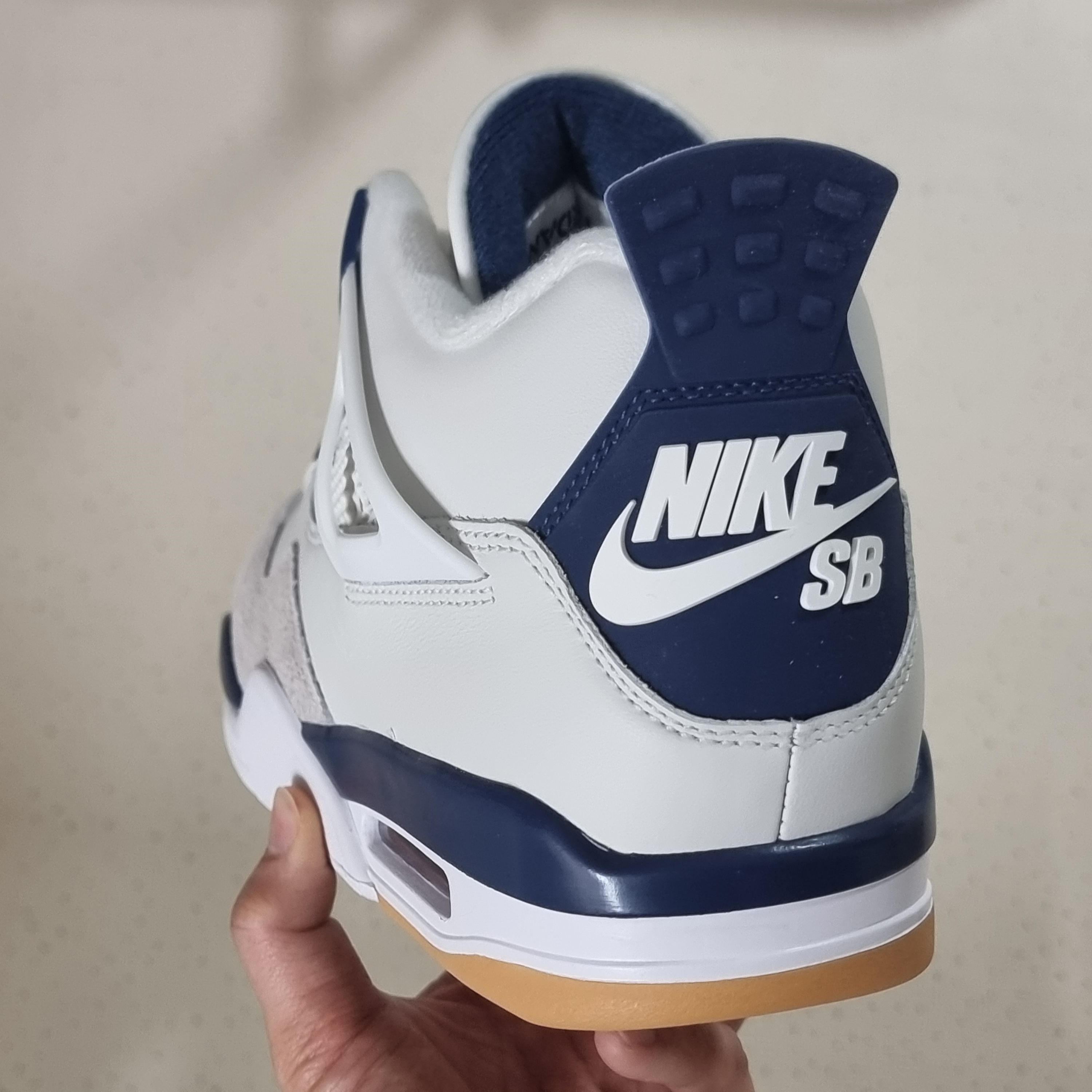 Jordan 4 x Nike SB Retro SP Navy 착용 스타일