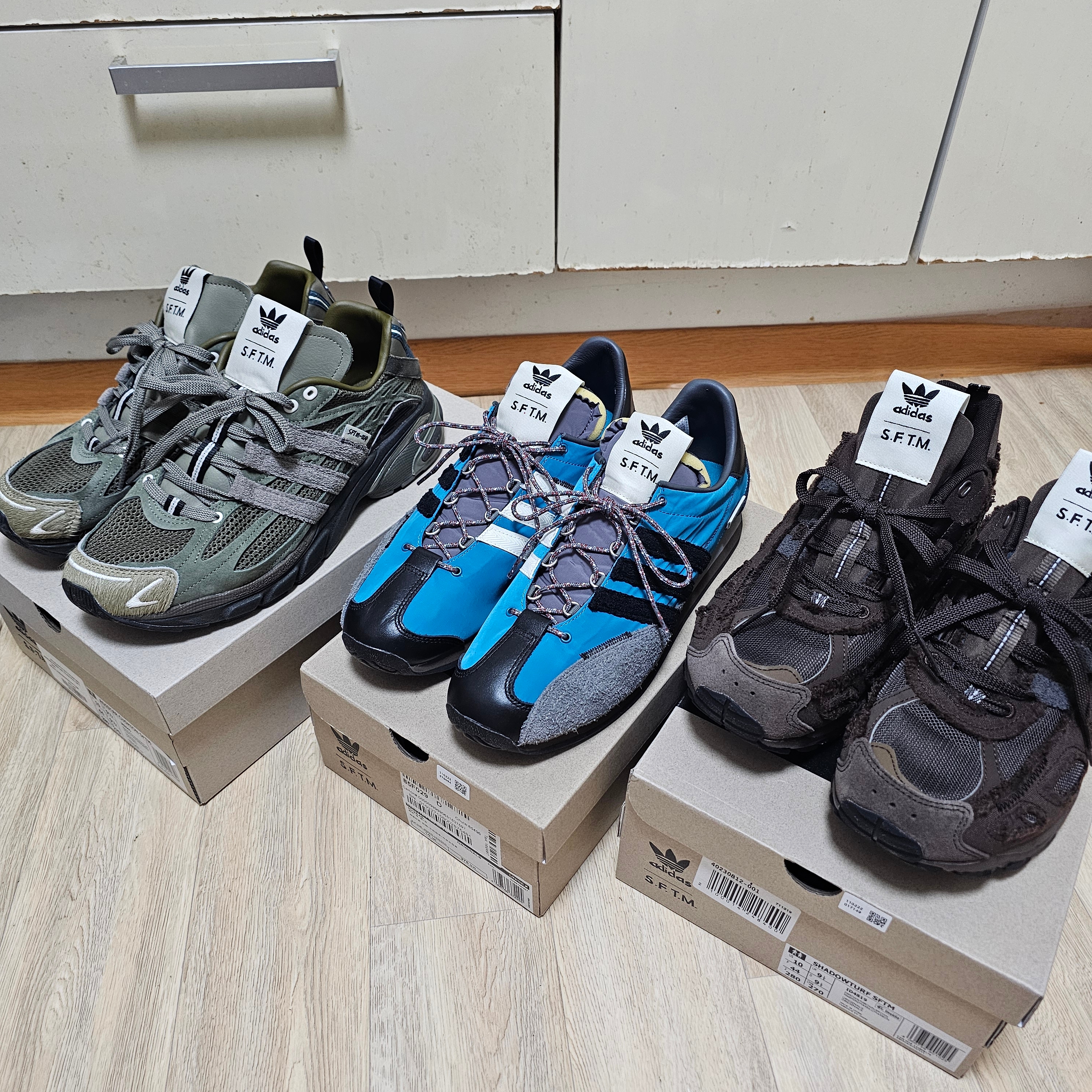 Adidas x Song for the Mute Country OG Active Teal Core Black, Adidas x Song for the Mute Shadowturf Dark Brown 착용 스타일 - 5