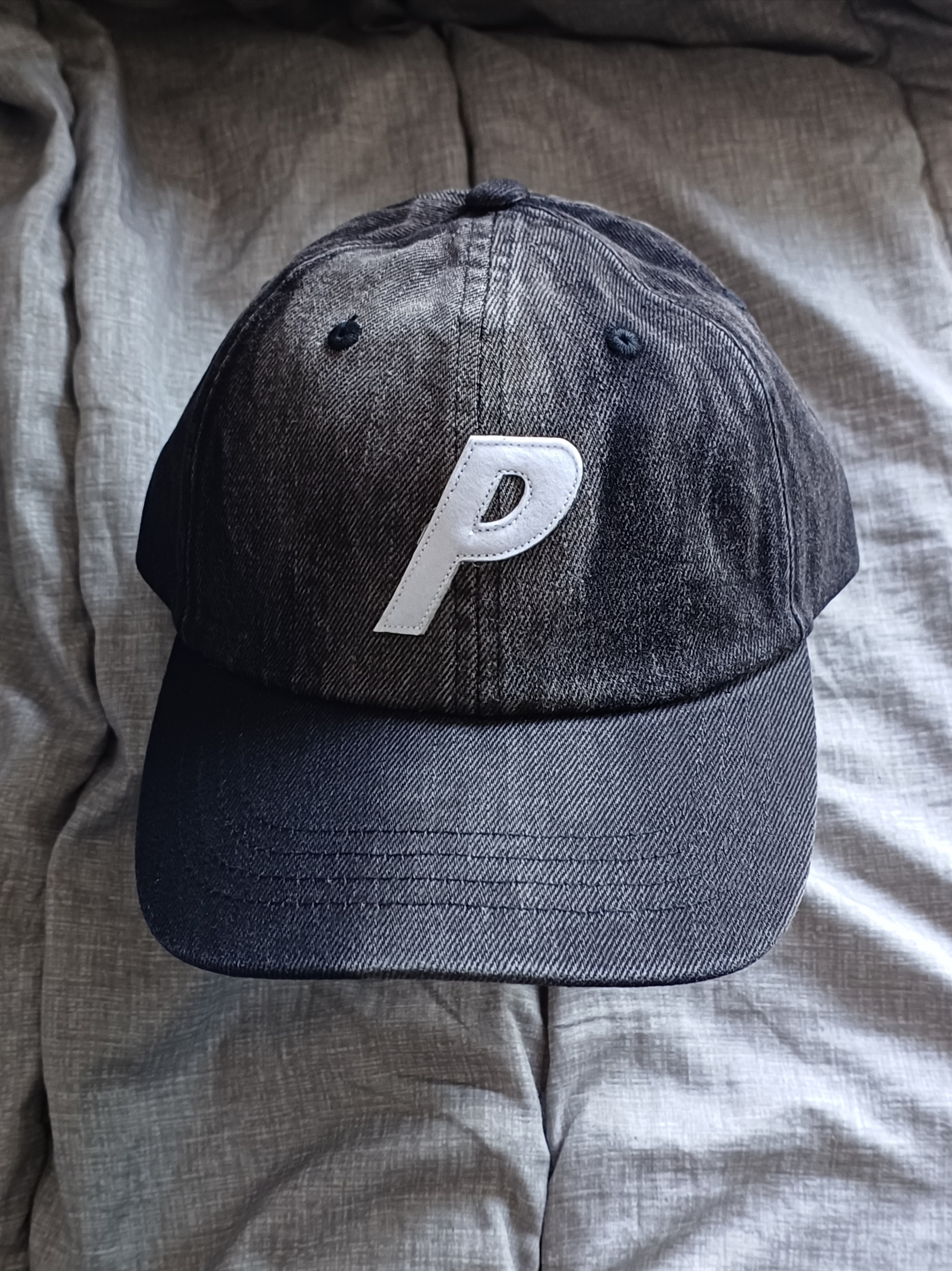 Palace Denim P 6-Panel Sand Wash Black - 25SS 착용 스타일 - 1