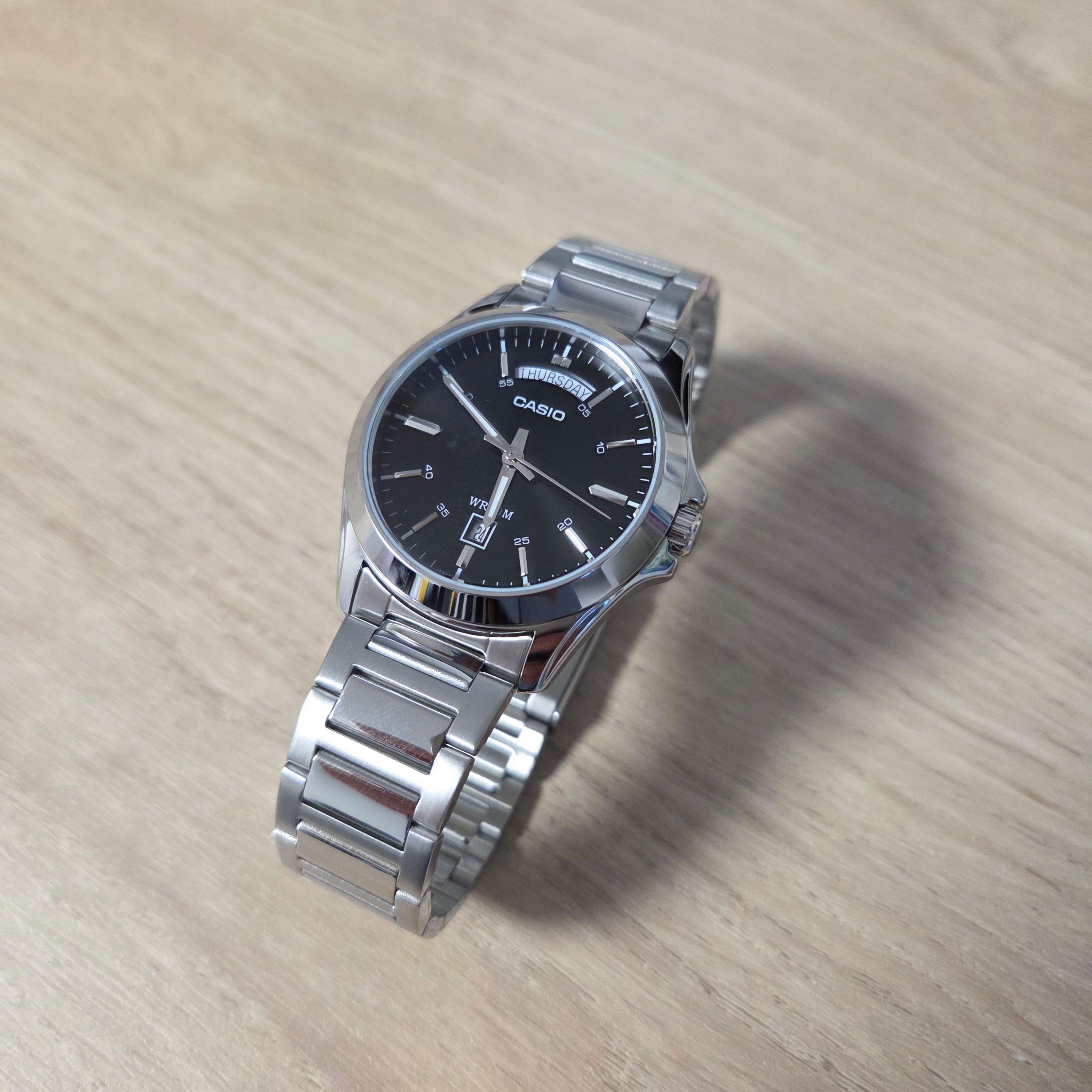 Casio MTP-1370D-1A1 착용 스타일