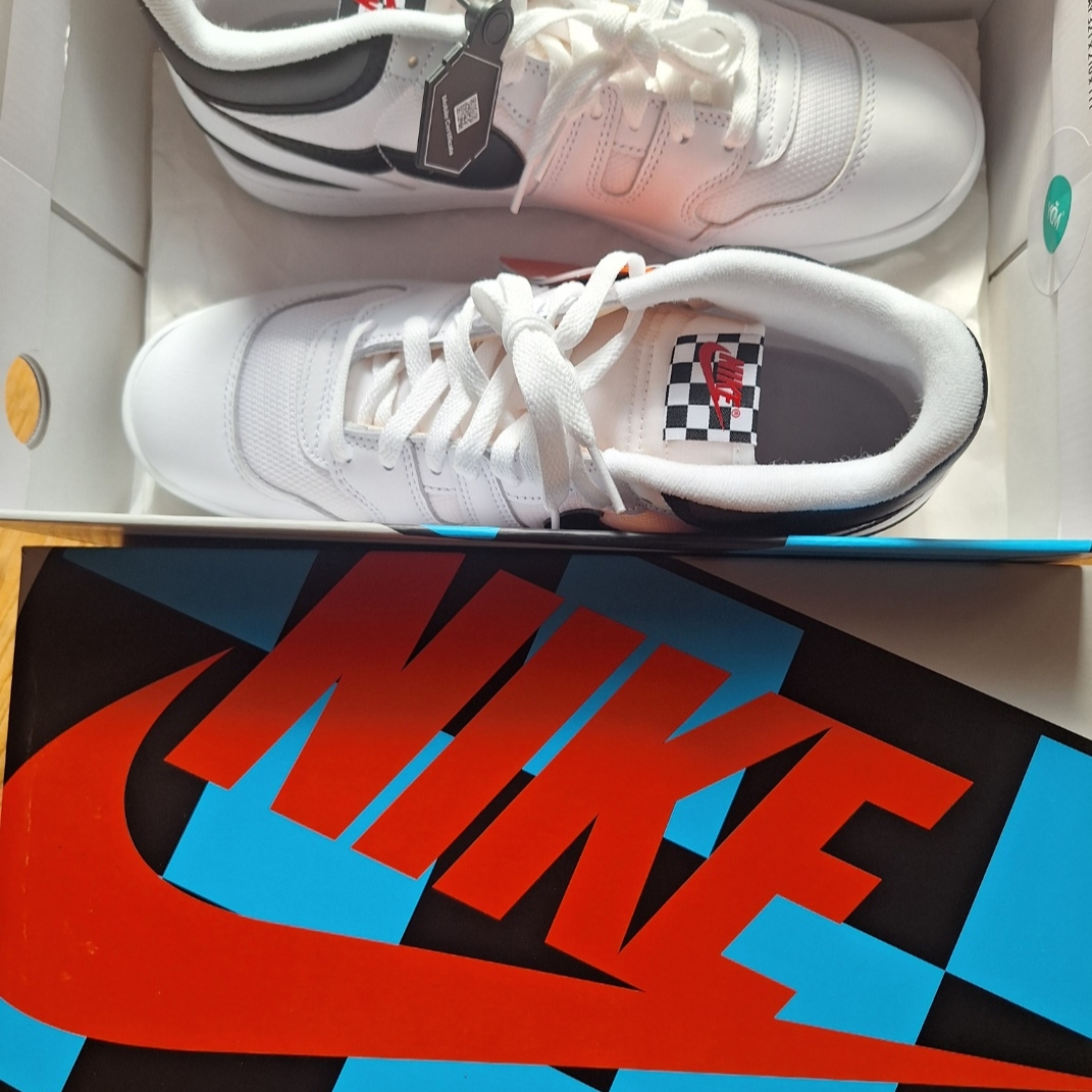 Nike Mac Attack QS SP Black and White 착용 스타일