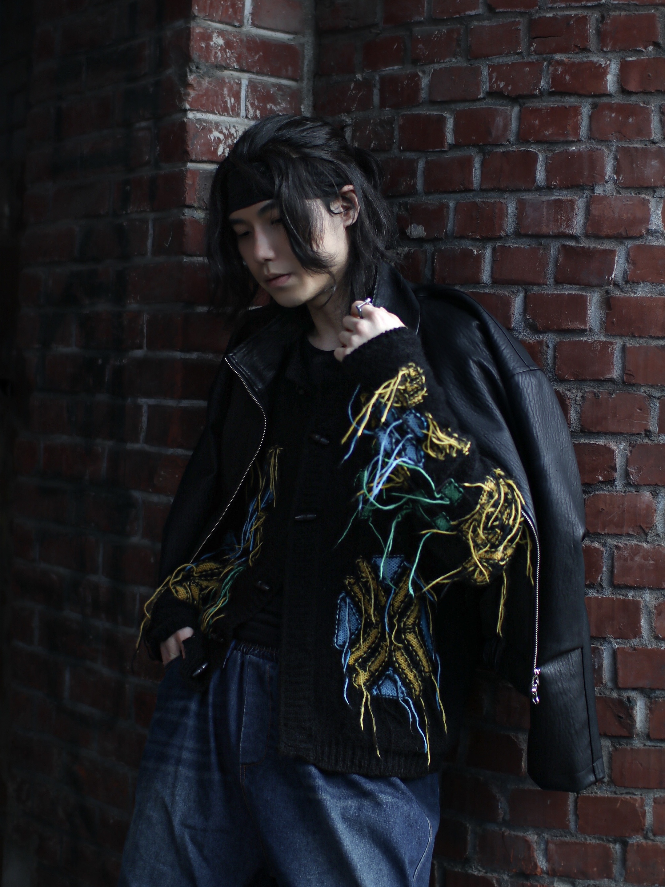 [KREAM 단독] ADSB Andersson Bell Macaron Intarsia Cardigan Black, Converse Chuck 70 Ox Black - Standard 착용 스타일 - 6
