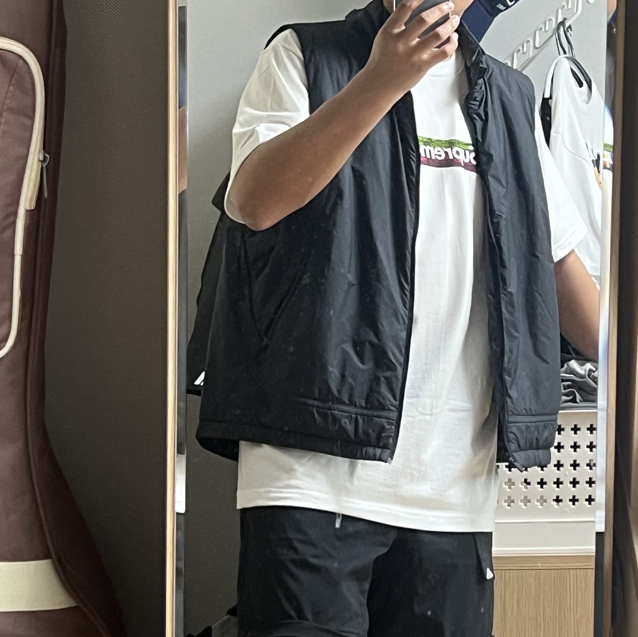 Supreme Los Angeles Fire Relief Box Logo T-Shirt White - 25SS, Nike Trail PrimaLoft Therma-Fit Running vest Black Summit White - Asia 착용 스타일