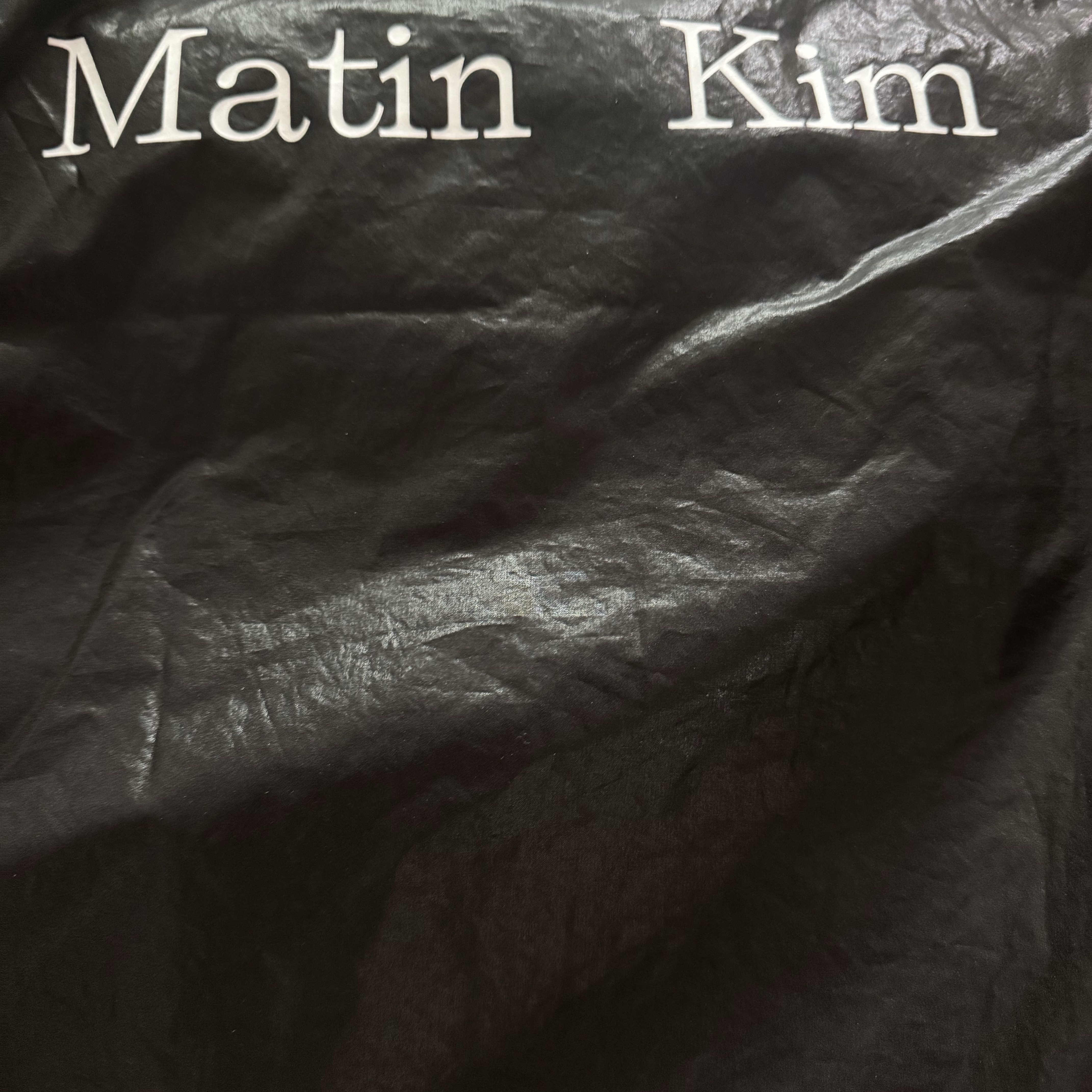 (W) Matin Kim Logo Coating Jumper Black 착용 스타일