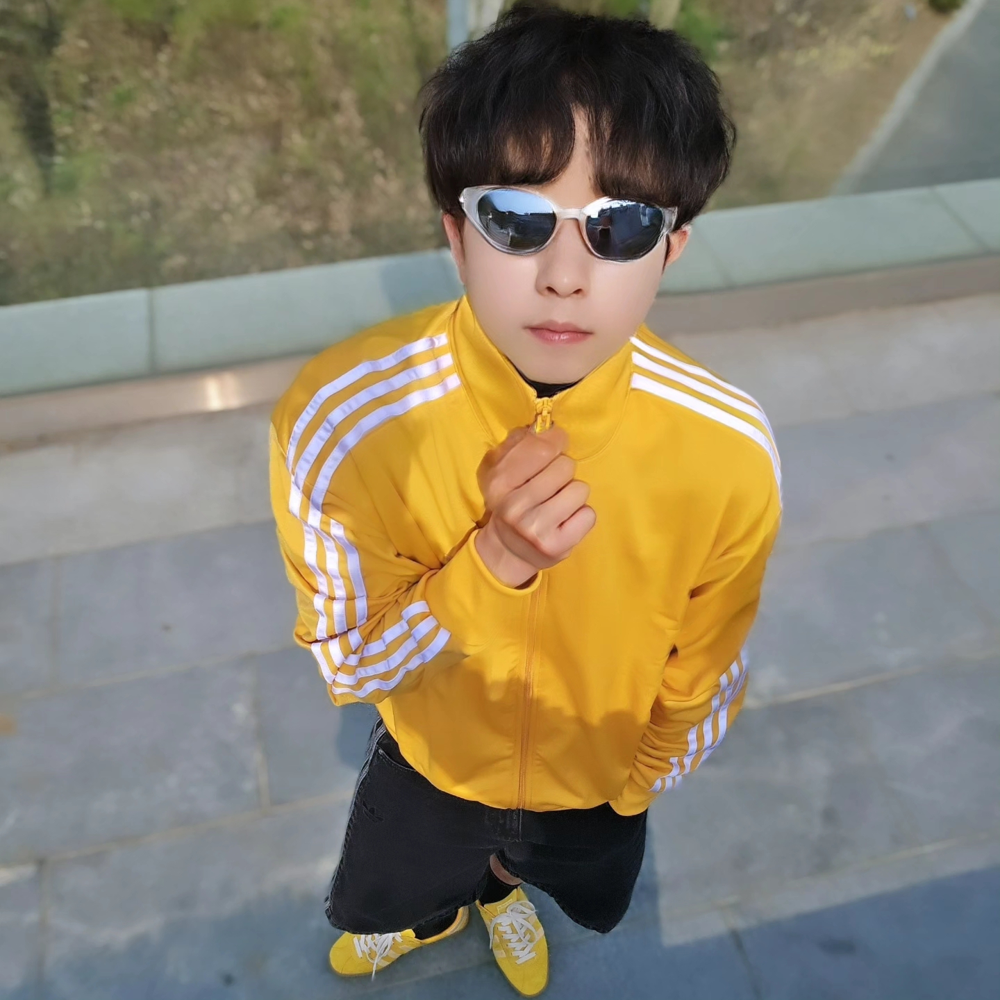 Adidas Adicolor Classic Firebird Track Top Preloved Yellow - KR Sizing, Adidas Adicolor Denim Firebird Shorts True Black Denim - KR Sizing 착용 스타일 - 2