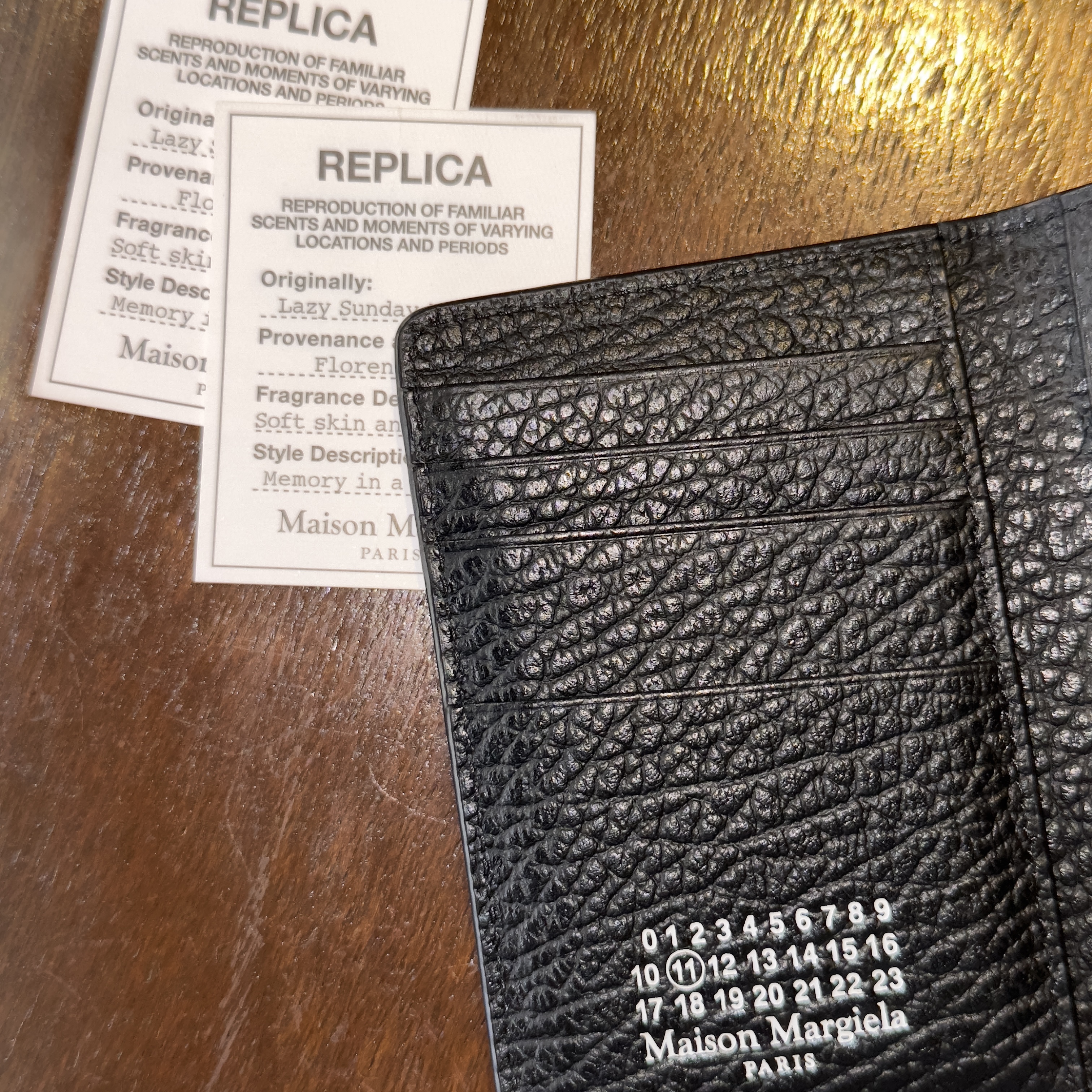 Maison Margiela Bovine Leather Card Holder Black 착용 스타일 - 1