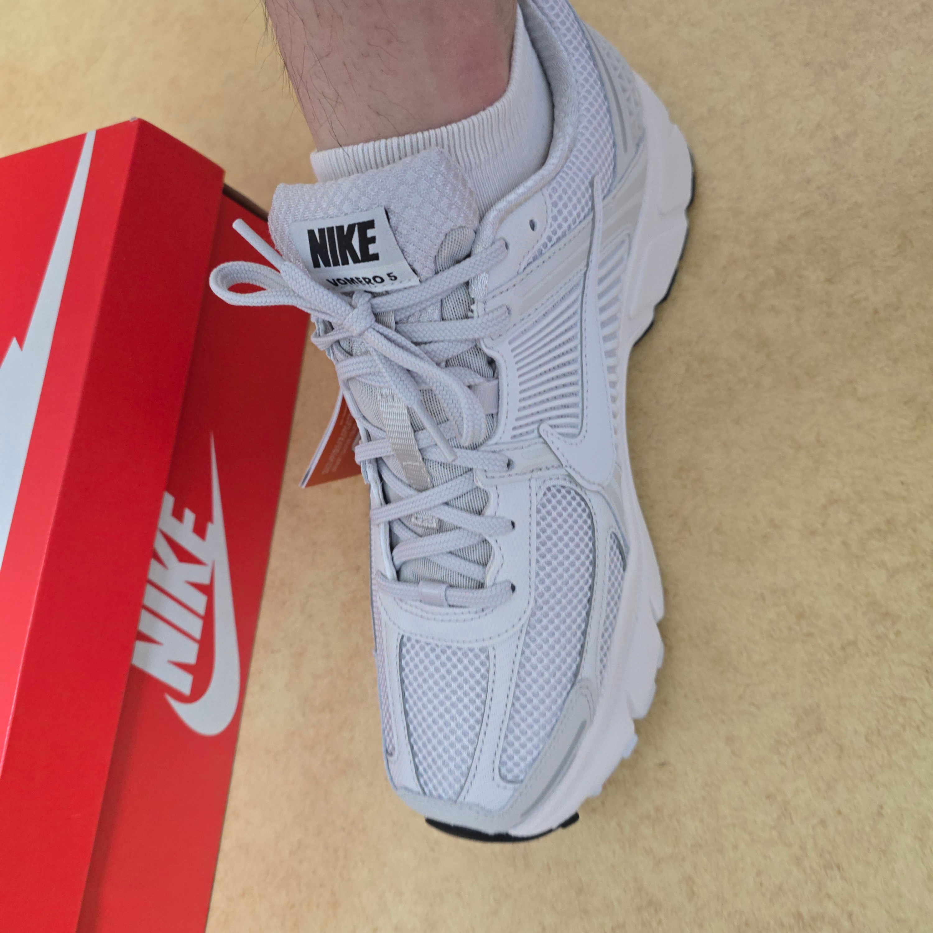 Nike Zoom Vomero 5 SP Vast Grey 2023 착용 스타일 - 2