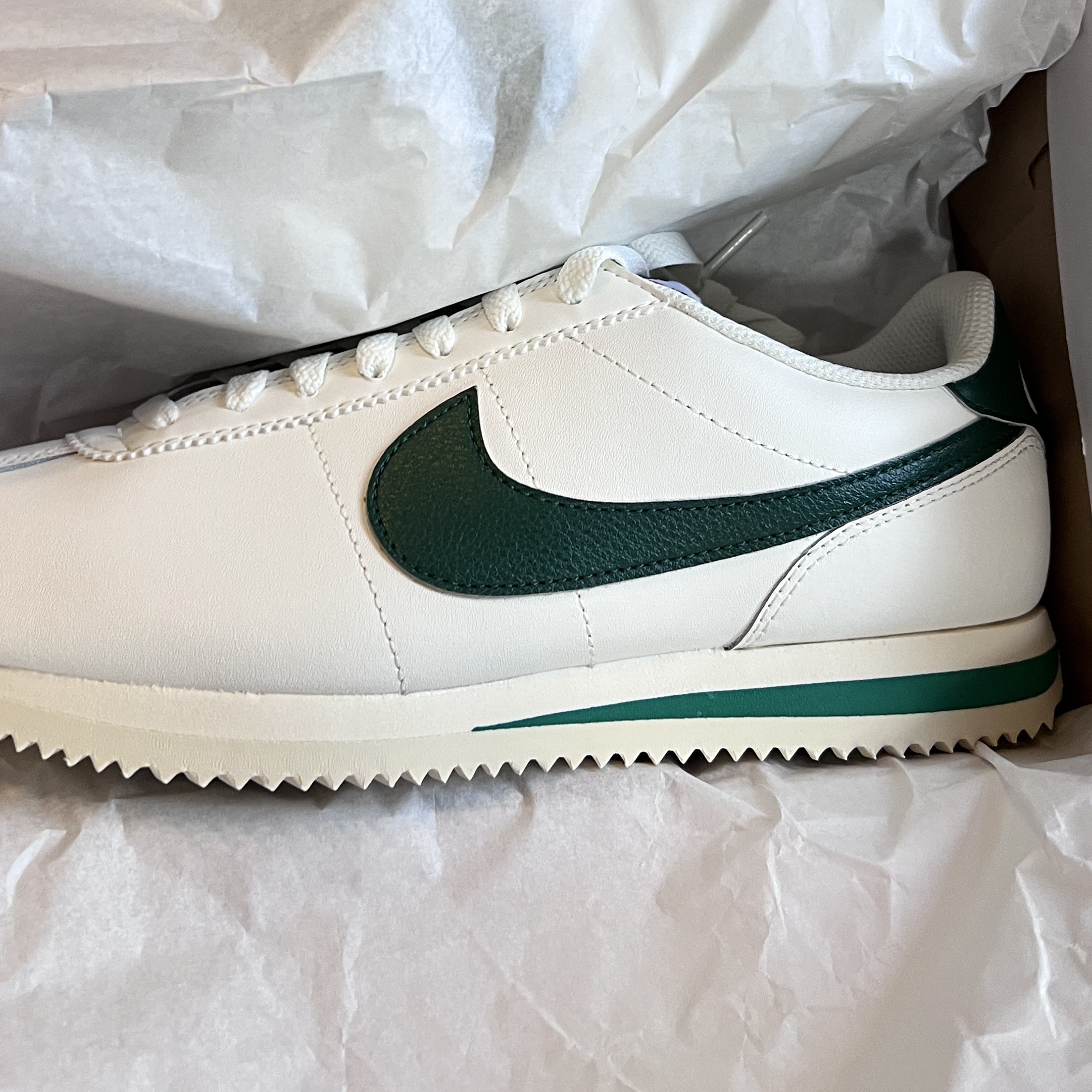 (W) Nike Cortez Gorge Green and Malachite 착용 스타일