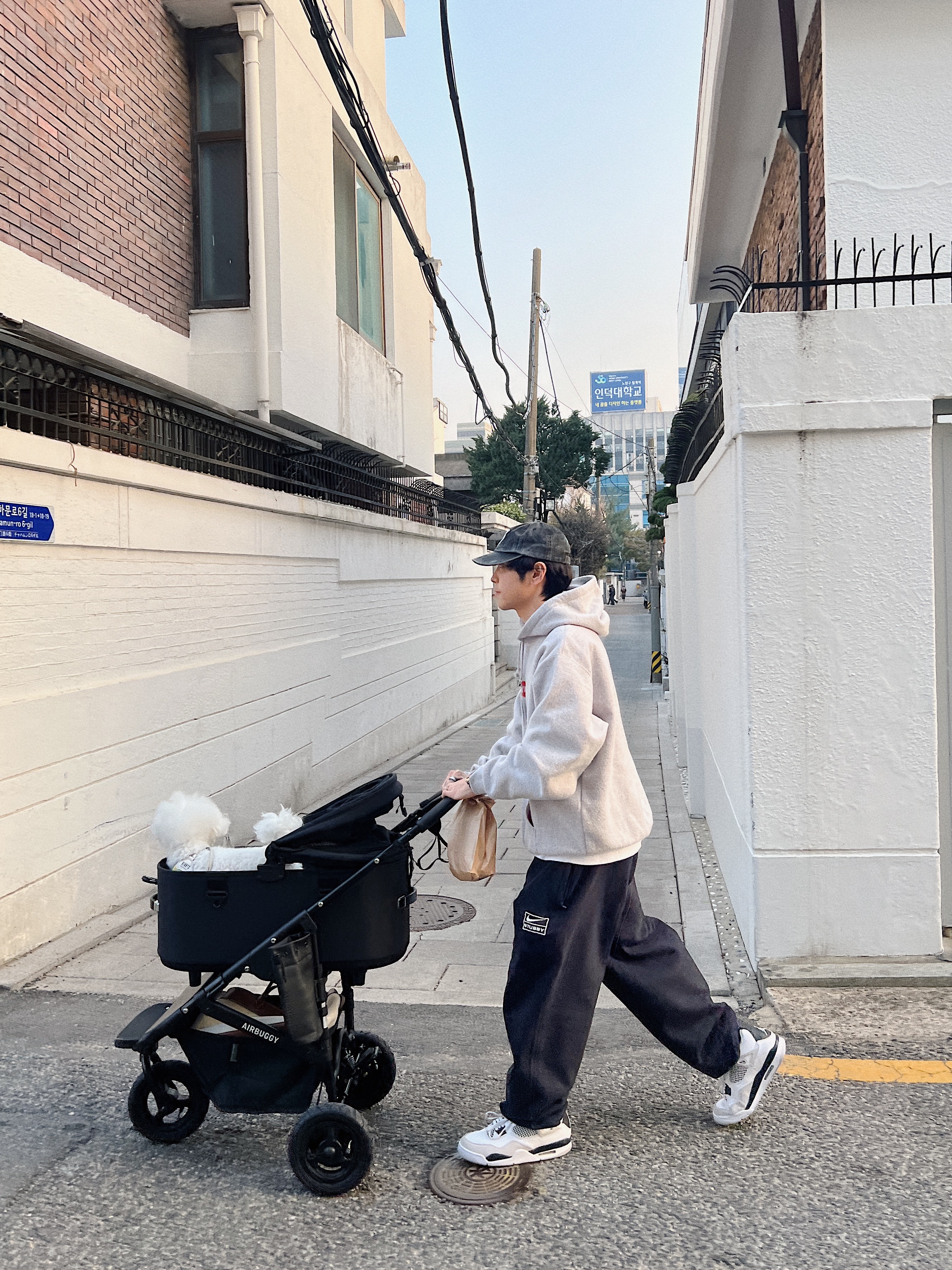 Supreme Inside Out Box Logo Hooded Sweatshirt Heather Grey - 23SS, Nike x Stussy NRG RA Washed Fleece Pants Black (DN4030-010) 착용 스타일 - 3
