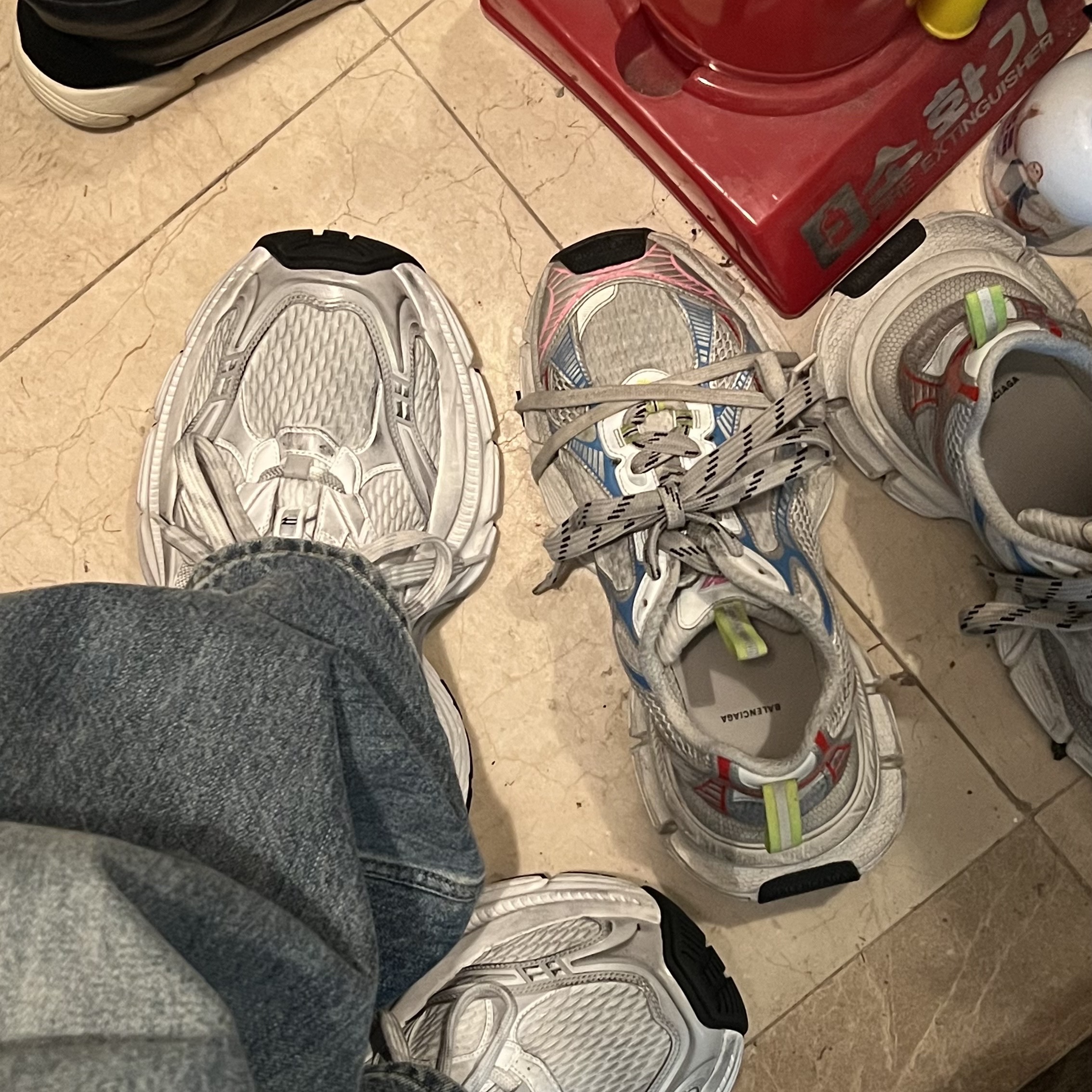 Balenciaga 3XL Sneakers White Red Blue, Balenciaga 10XL Sneakers White Grey Silver Black 착용 스타일 - 3