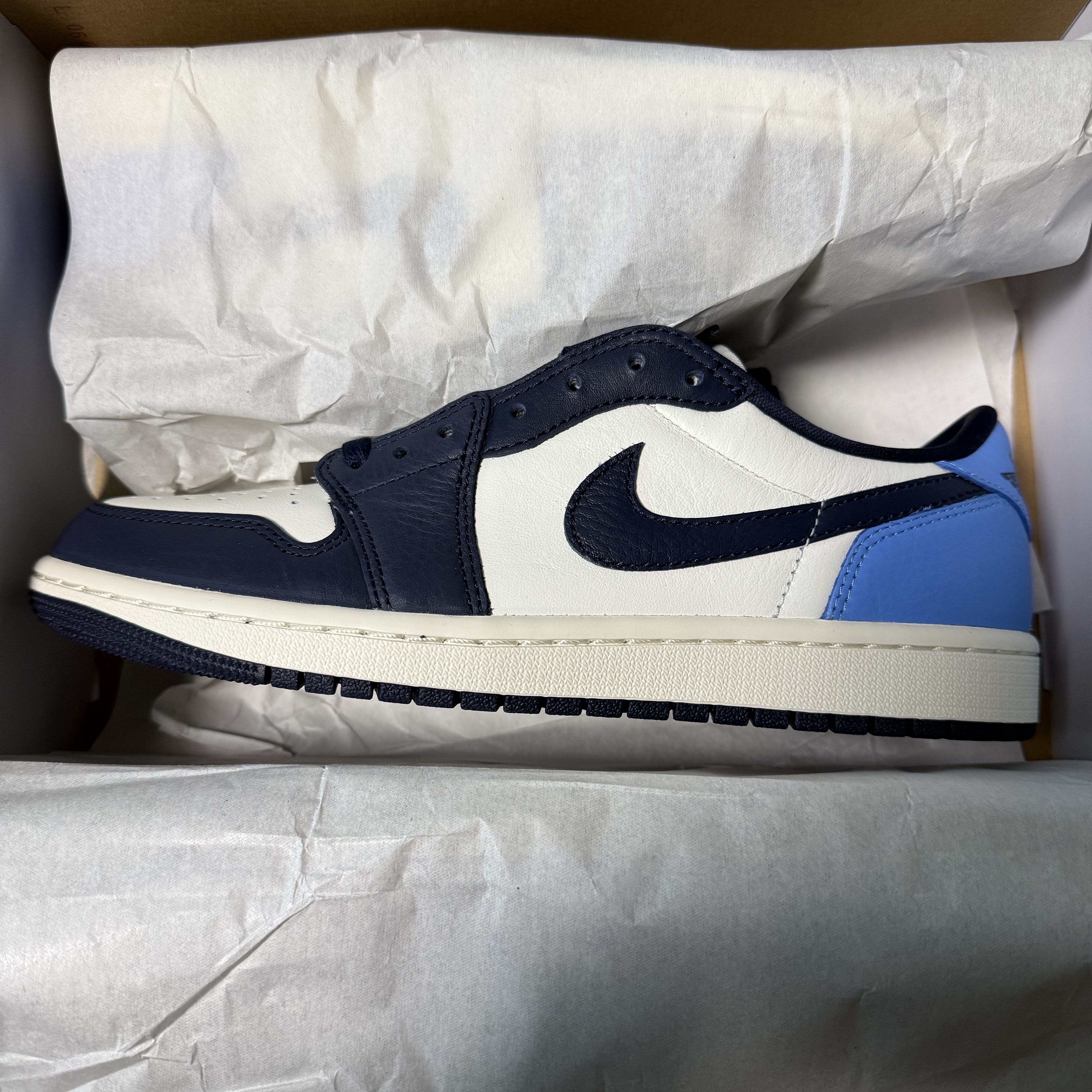 Jordan 1 Low Obsidian 착용 스타일