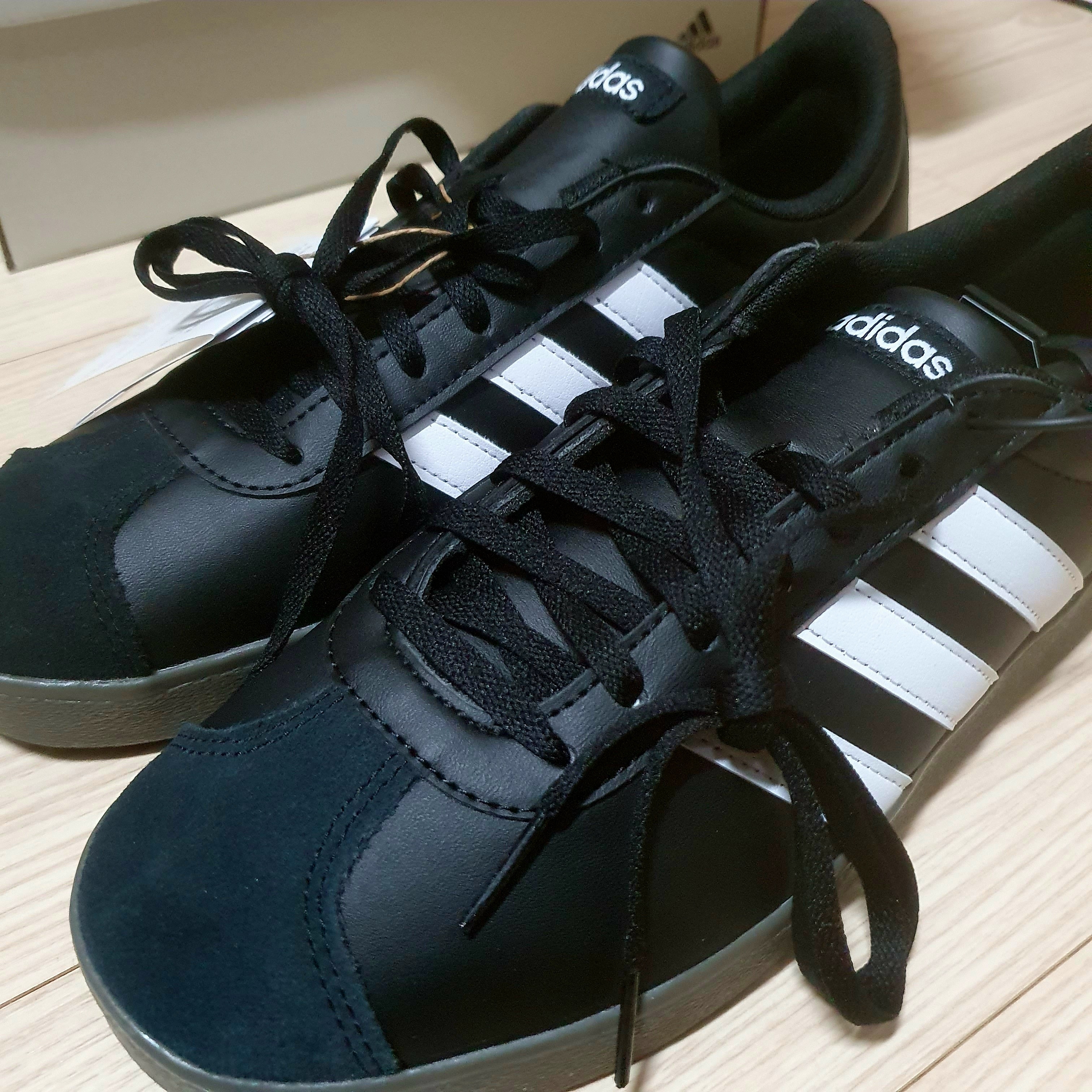 Adidas VL Court Base Core Black Cloud White 착용 스타일