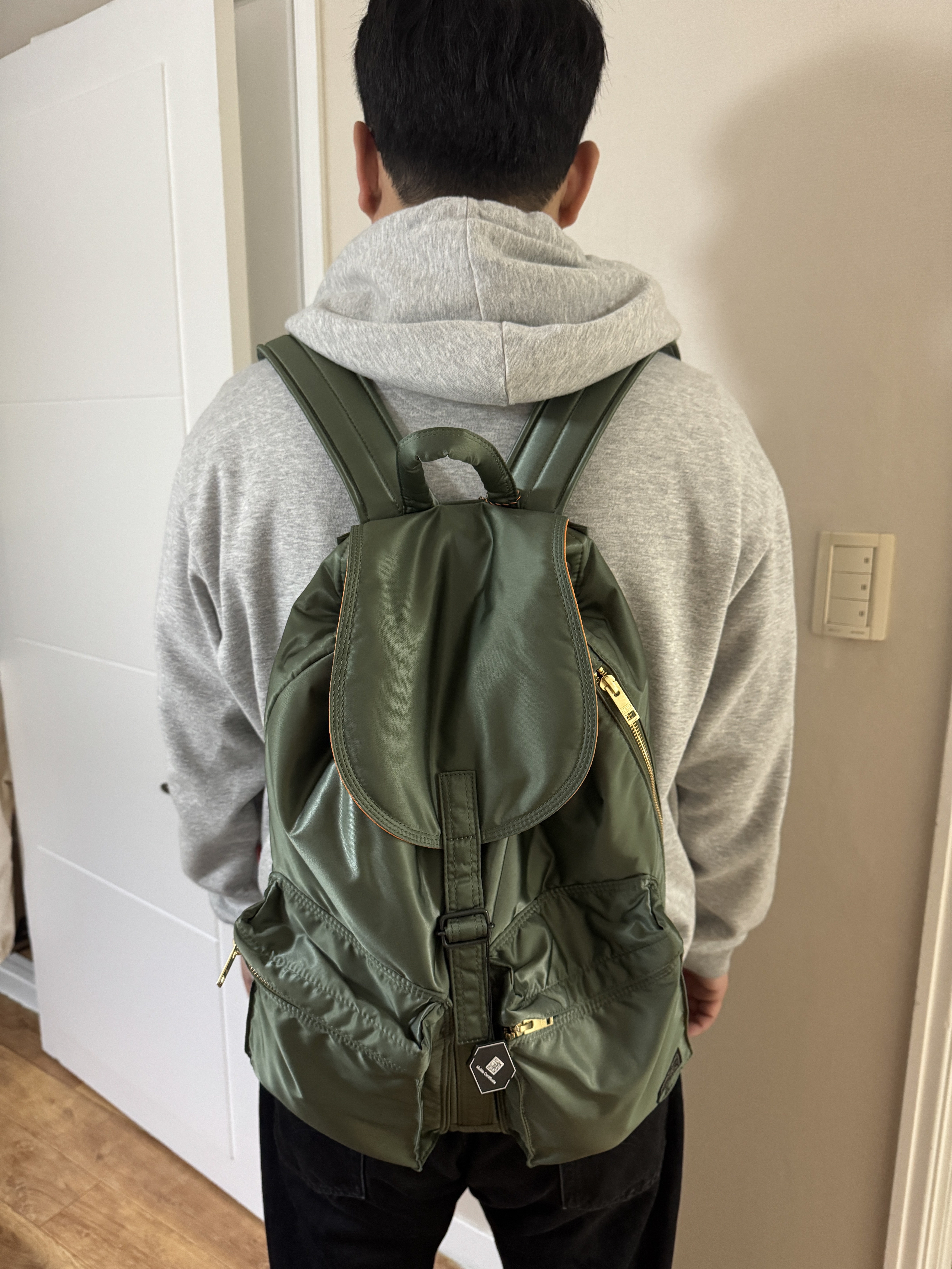 Porter Tanker Backpack Sage Green 착용 스타일