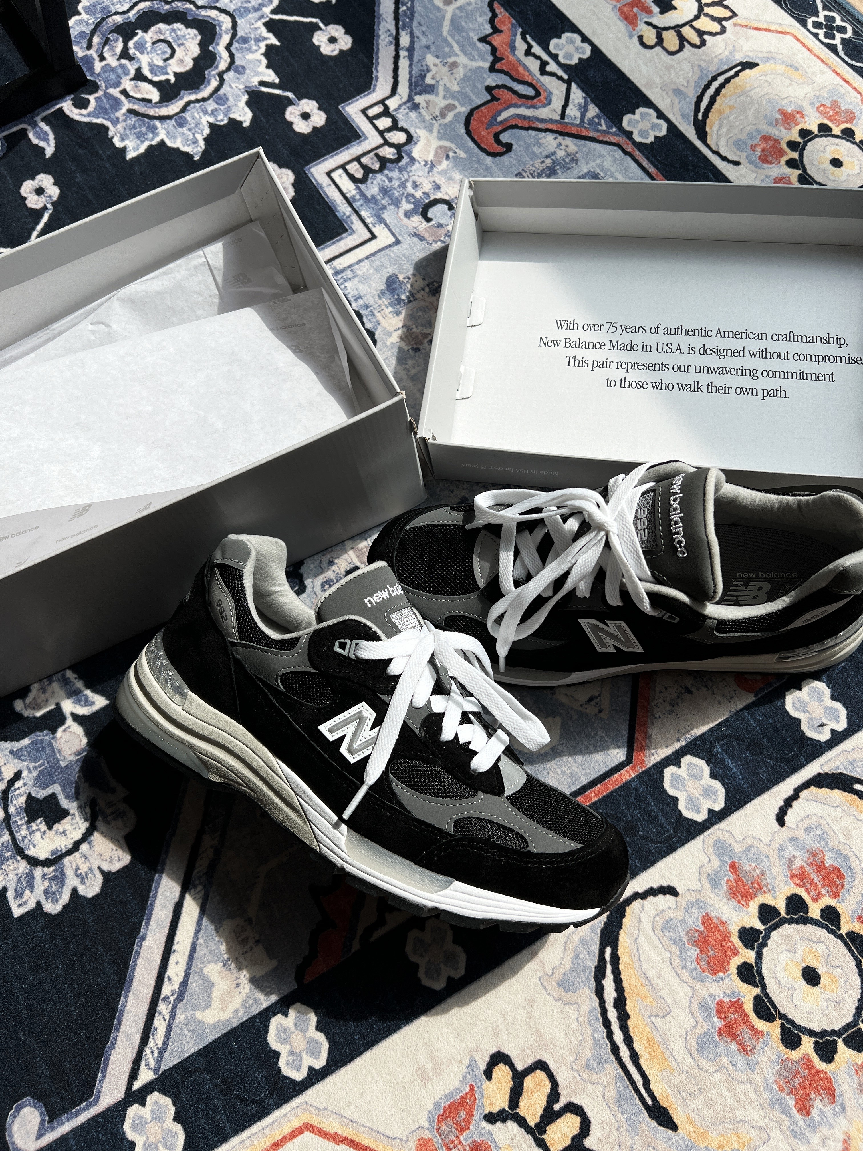 New Balance 992 Made in USA Core Black Grey 착용 스타일