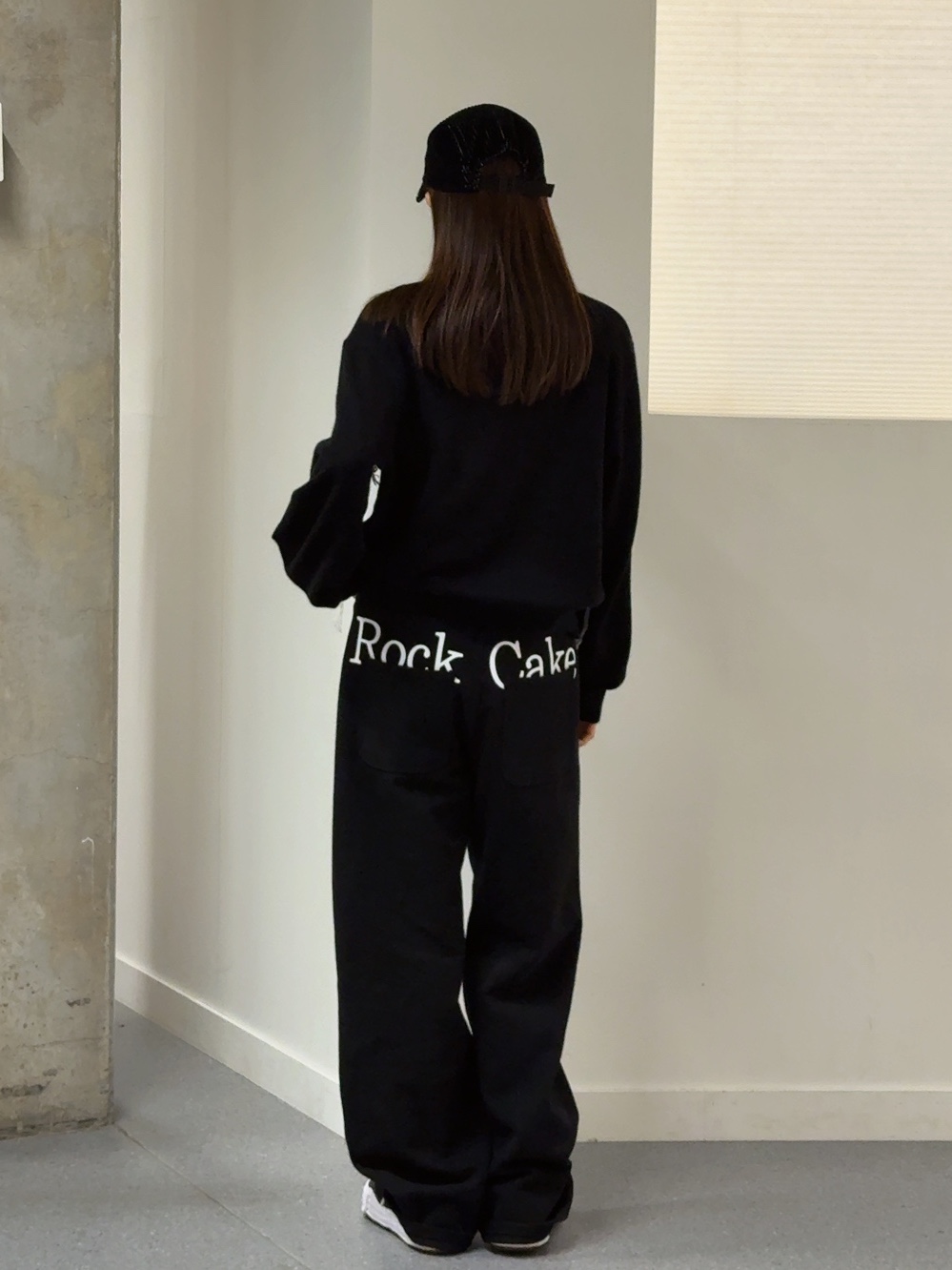 Supreme 2-Tone Corduroy Camp Cap Black - 23SS, Maison Mihara Yasuhiro Peterson OG Sole Canvas Low Sneakers Black 착용 스타일 - 3
