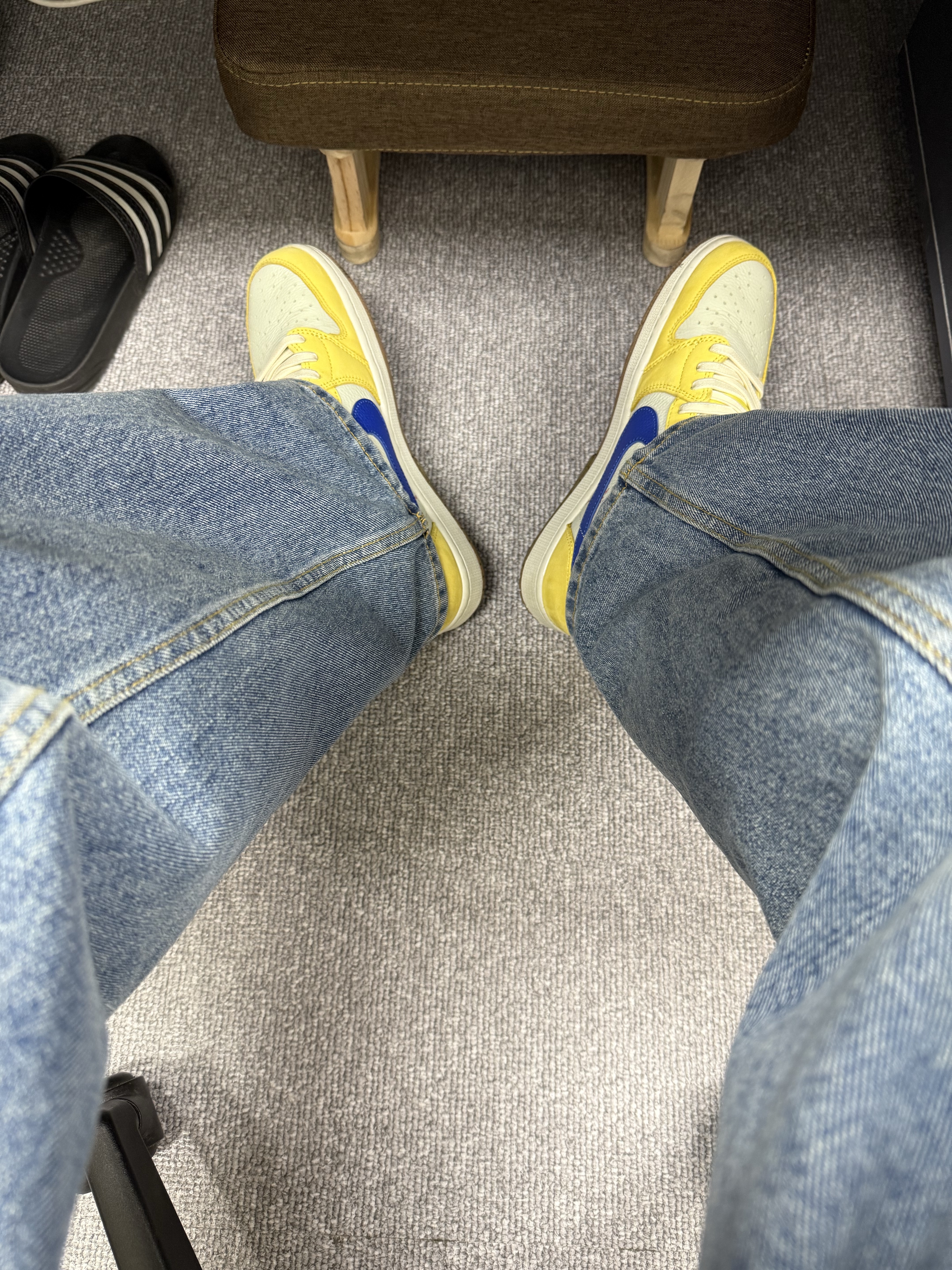 (W) Jordan 1 x Travis Scott Retro Low OG SP Canary 착용 스타일
