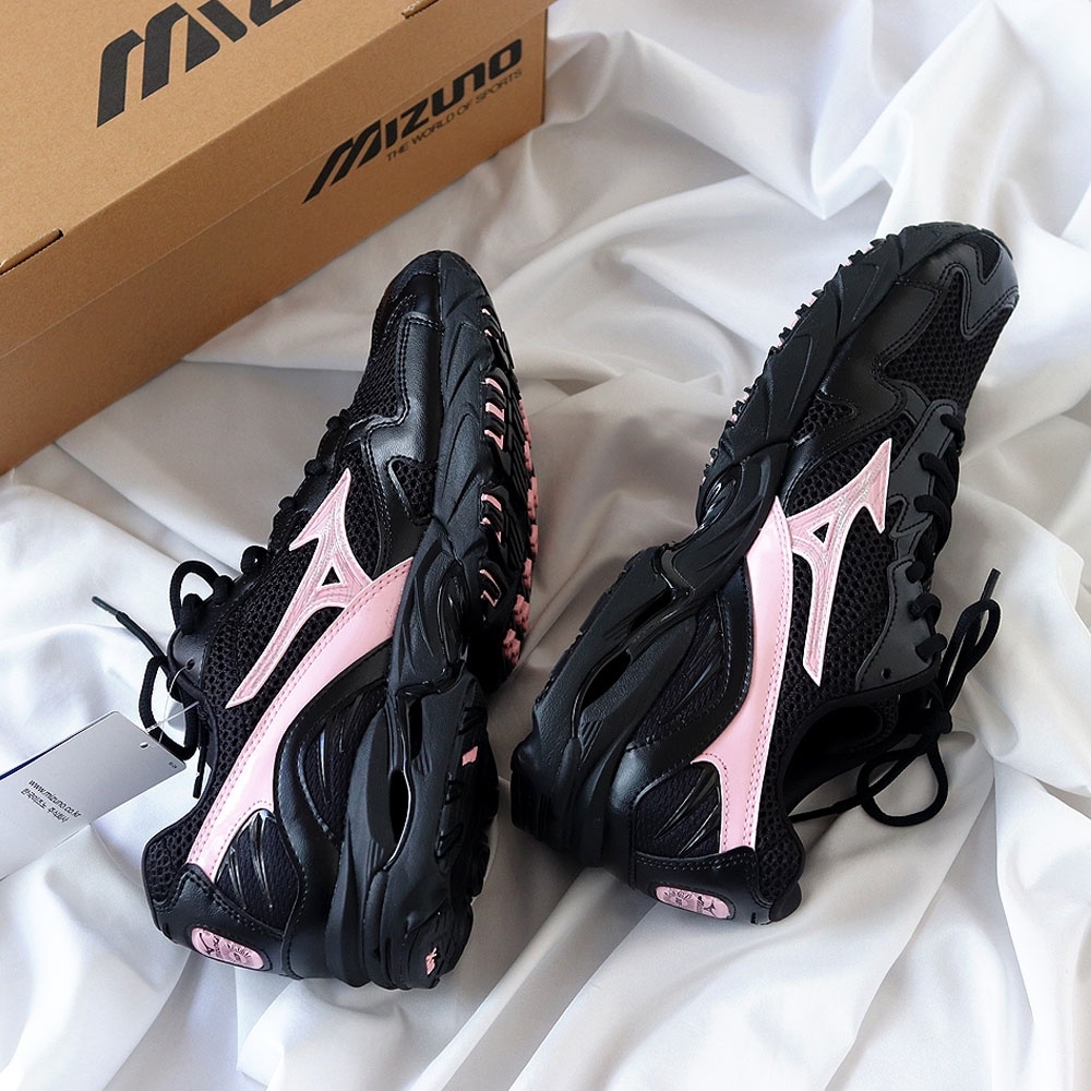 Mizuno Wave Rider Black Pink - Folder Exclusive 착용 스타일 - 1