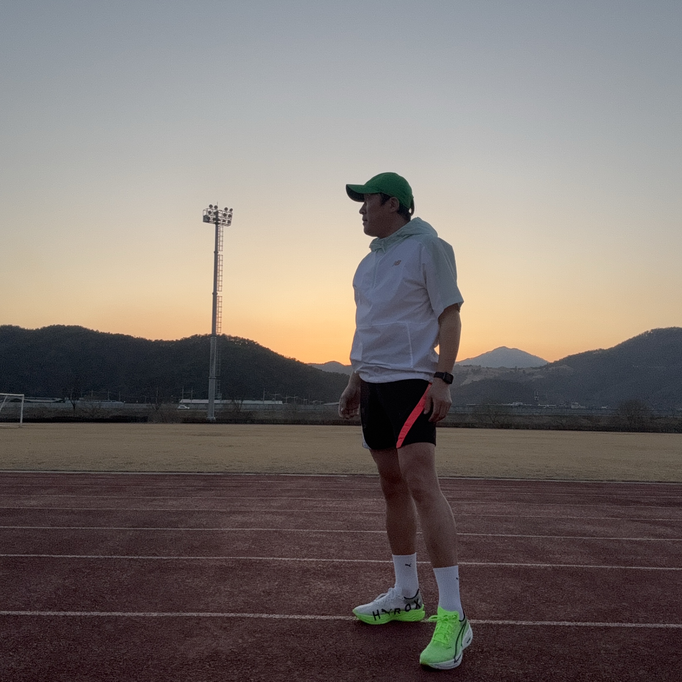 Puma x Hyrox Deviate Nitro Elite 3 Green Glare 착용 스타일 - 1