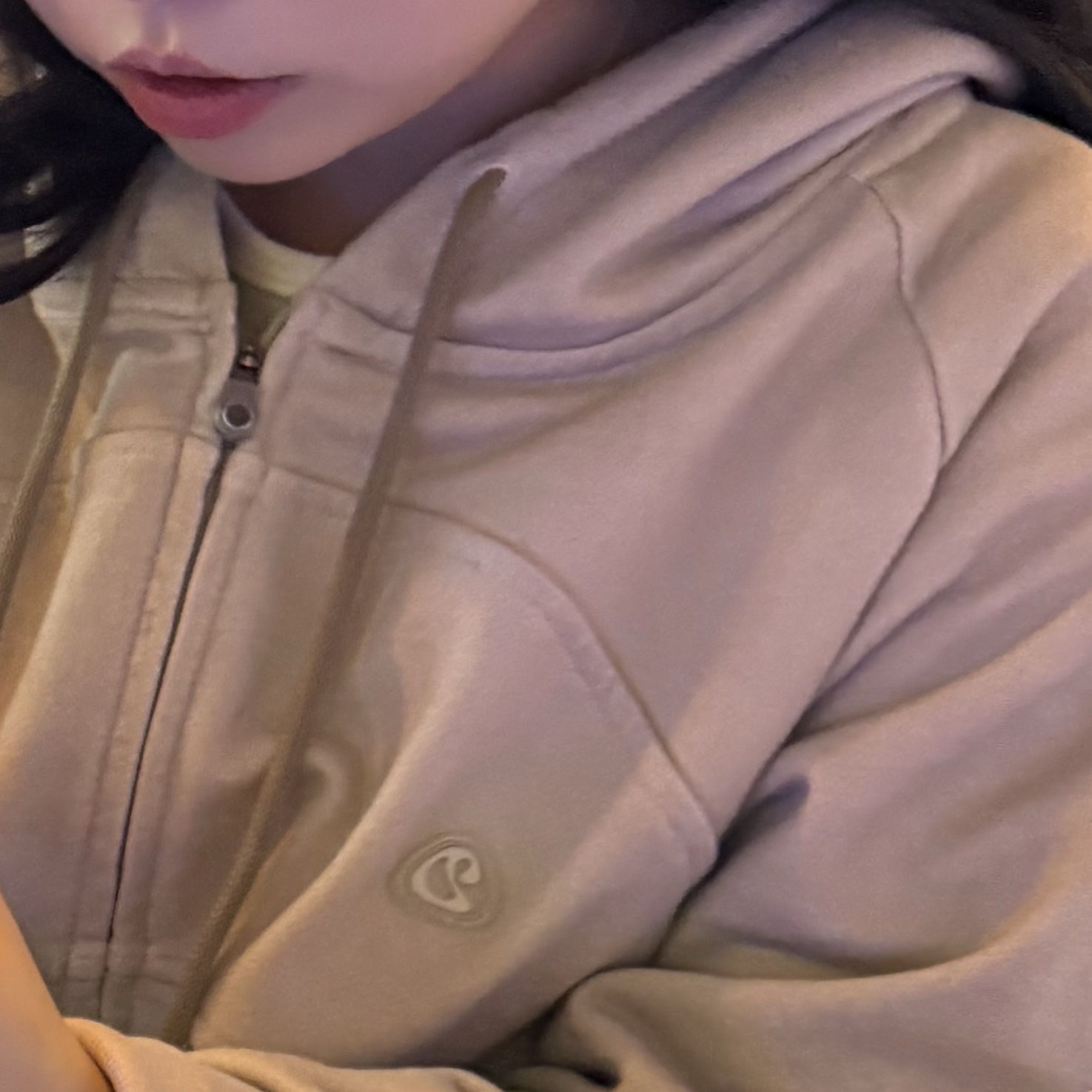 Coyseio String Pocket Hood Zip-Up Sand 착용 스타일