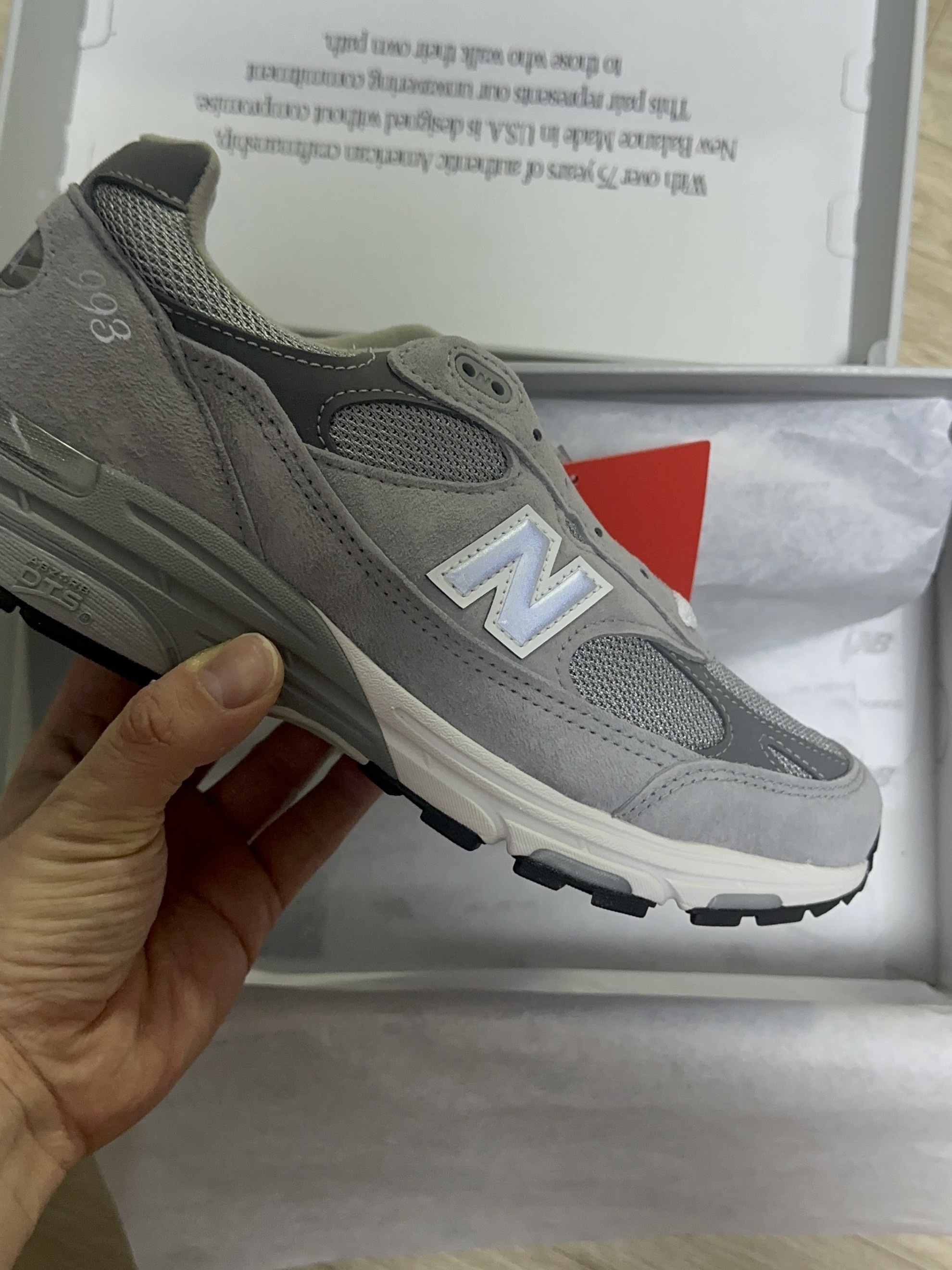New Balance 993 Made in USA Grey - D Standard 착용 스타일