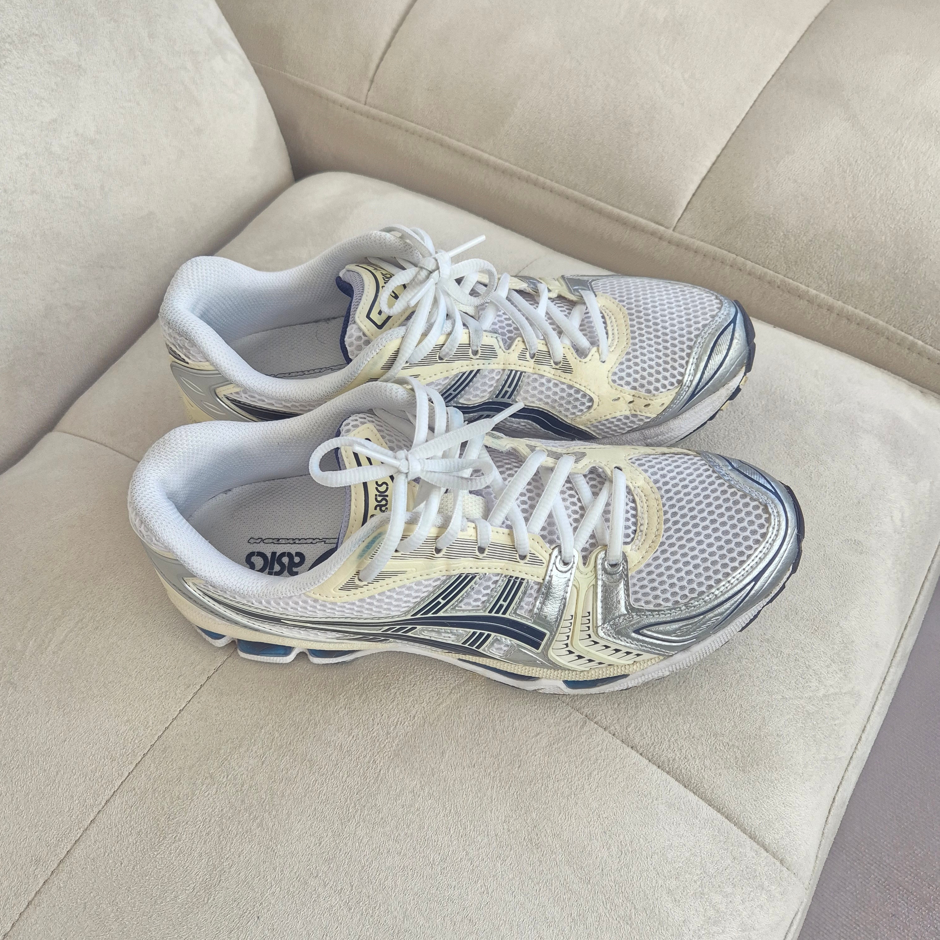 (W) Asics Gel-Kayano 14 White Midnight 착용 스타일