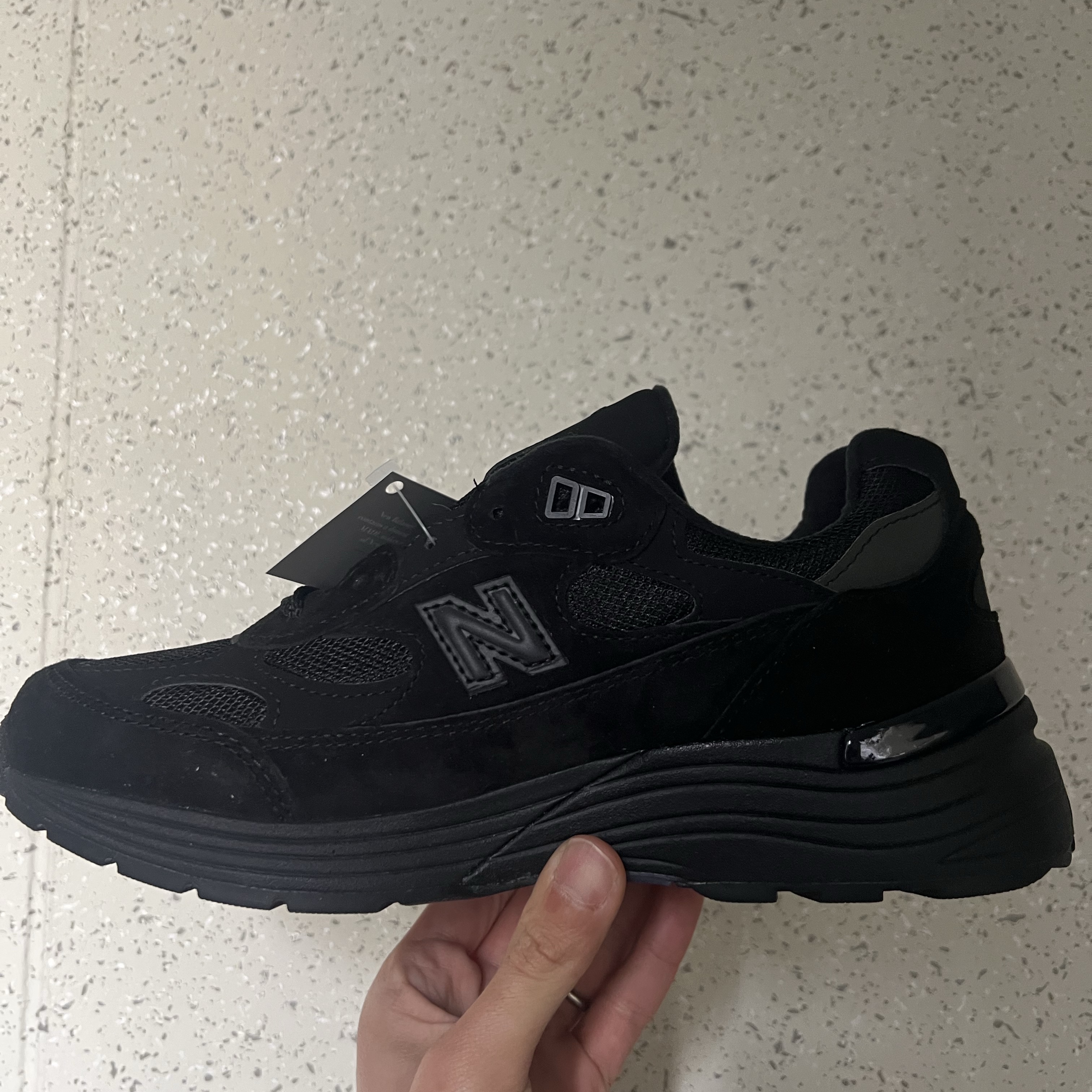 New Balance 992 Made in USA Core Black 착용 스타일 - 1