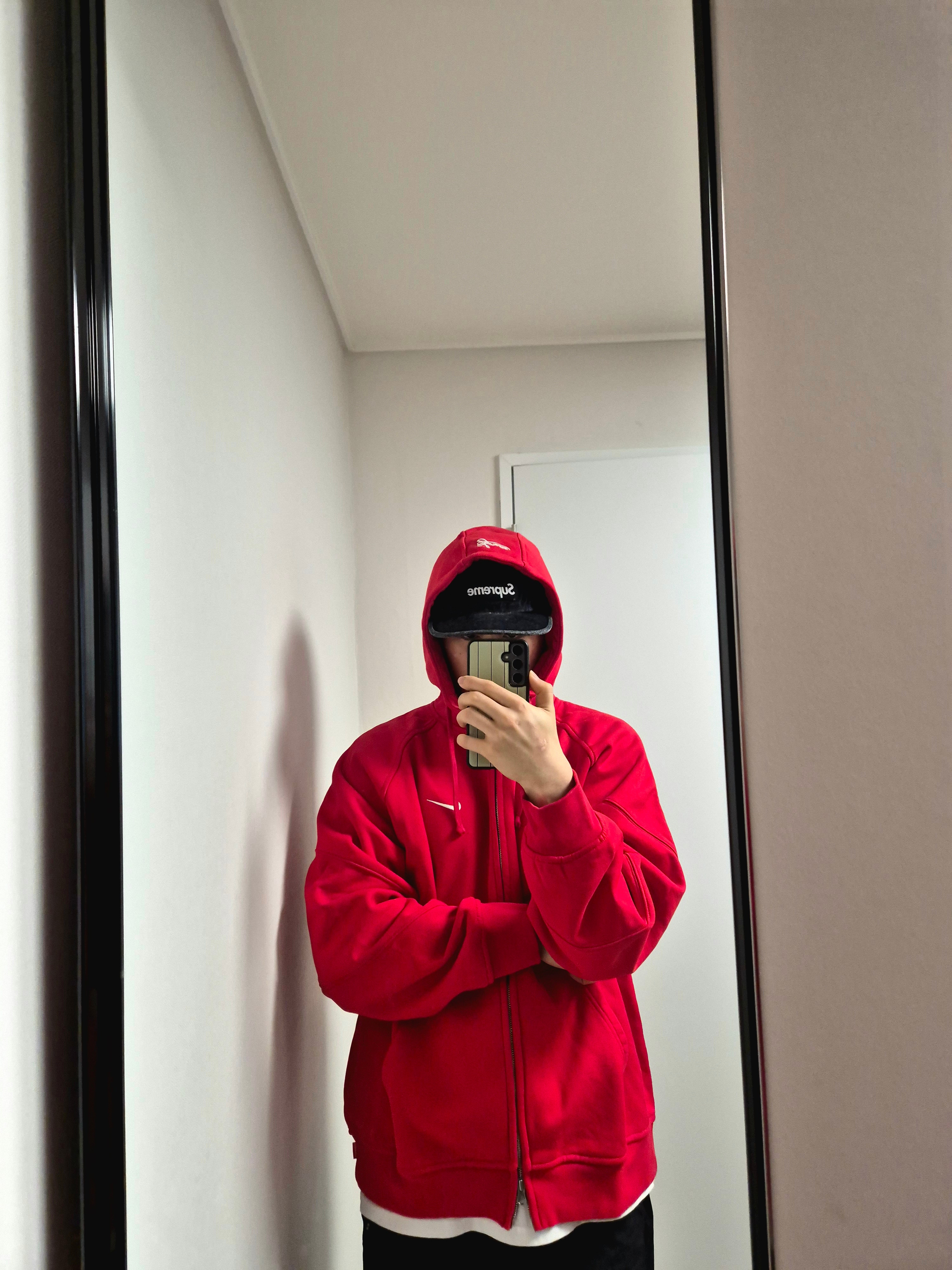 Supreme x Nike Zip Up Hooded Sweatshirt Red - 25SS, Nike x Supreme Air Force 1 Low Black 착용 스타일 - 3