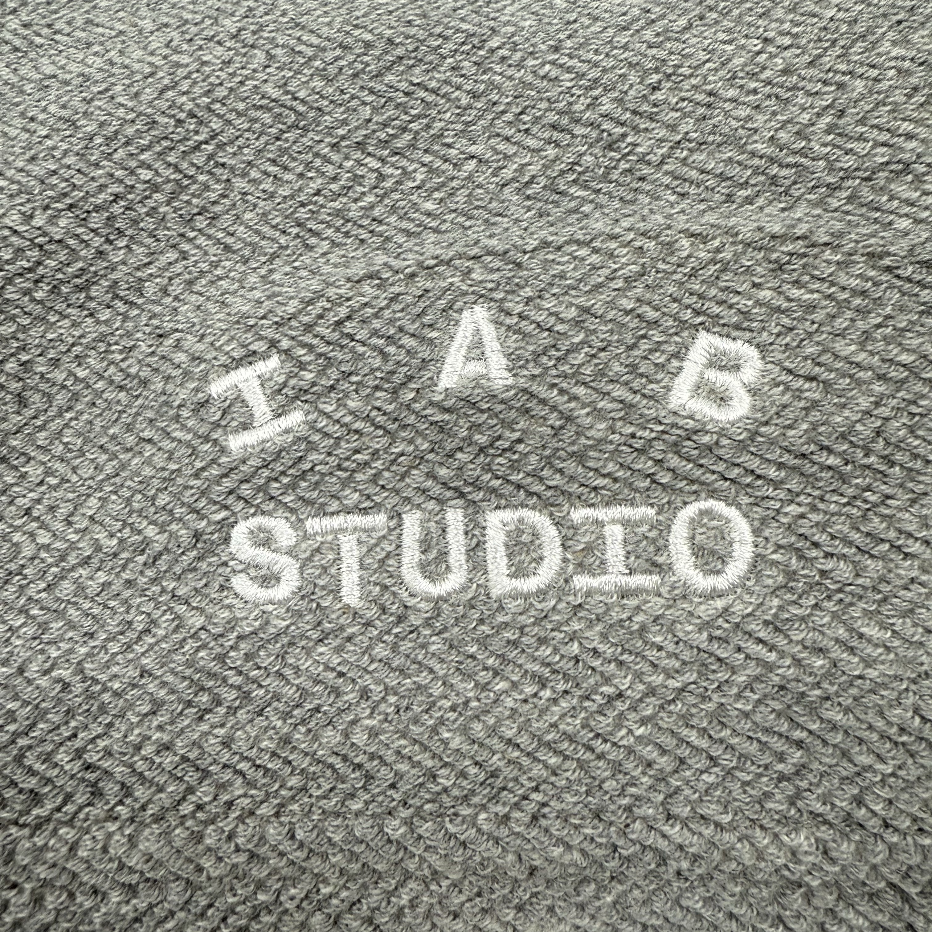 IAB Studio Herringbone Shorts Gray White 착용 스타일 - 2
