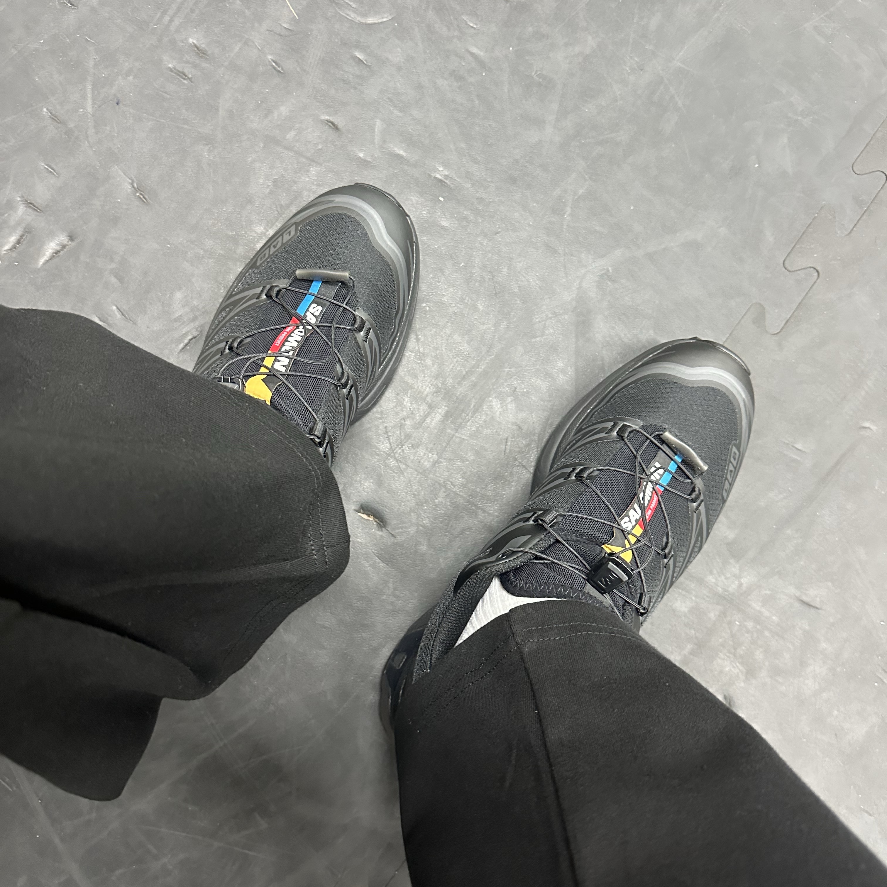 Salomon XT-6 ADV Black 착용 스타일
